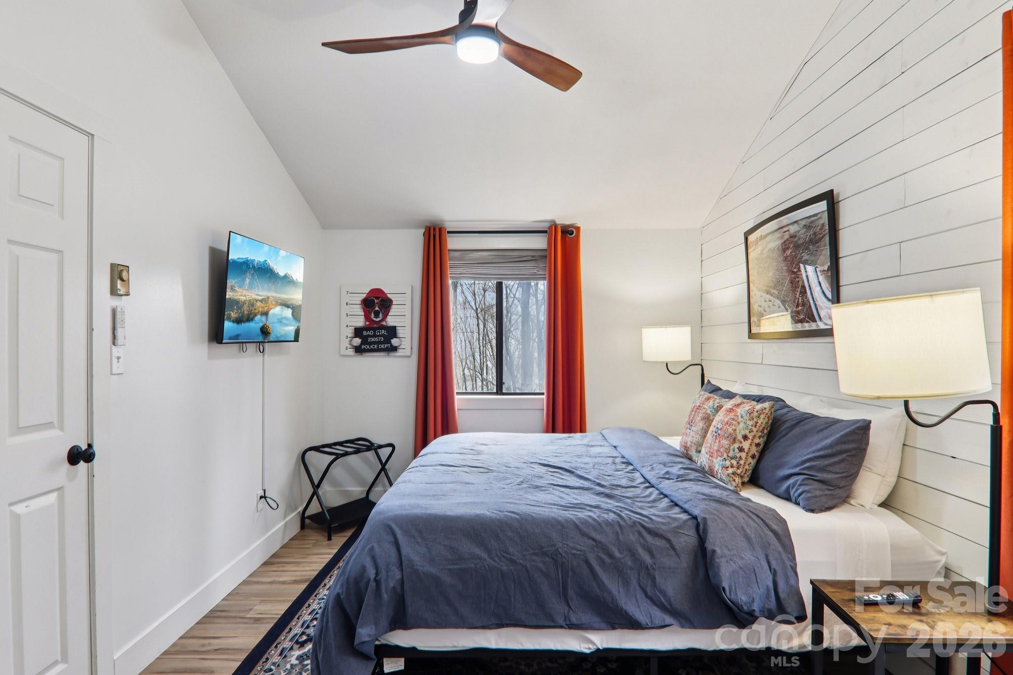 33 Fernbrook Road — Maggie Valley