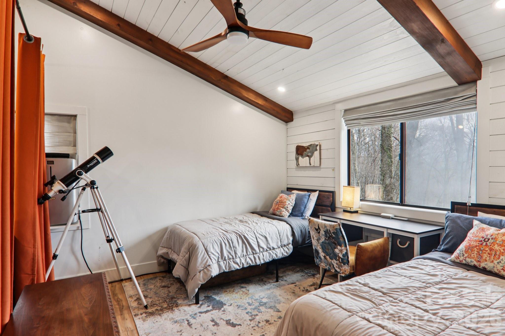 33 Fernbrook Road — Maggie Valley