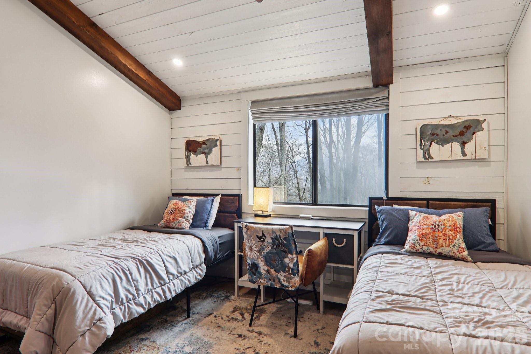 33 Fernbrook Road — Maggie Valley