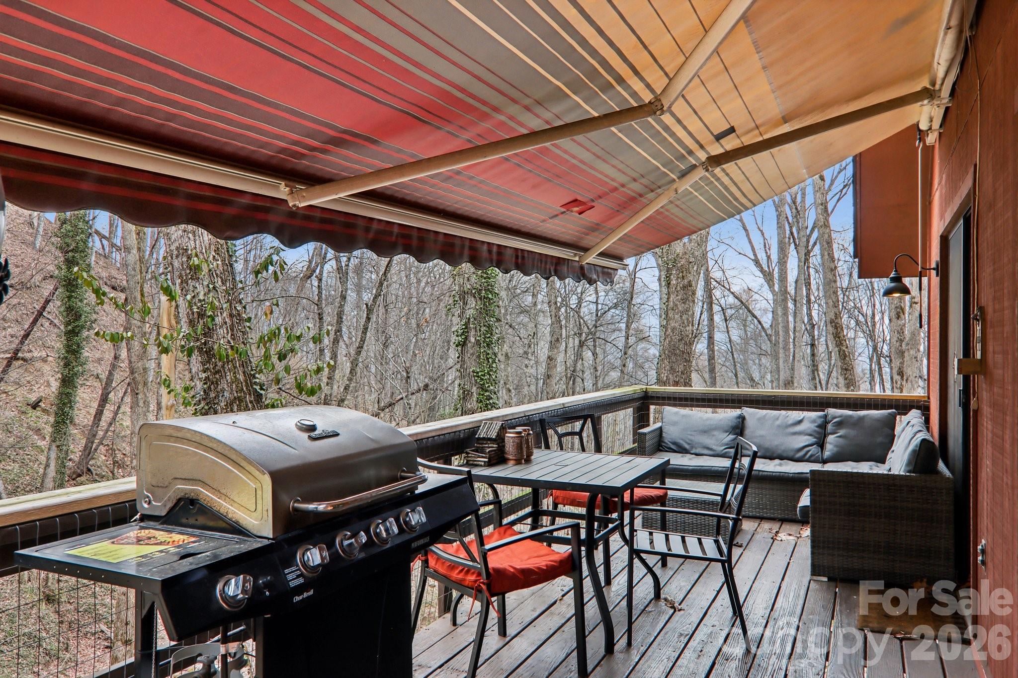 33 Fernbrook Road — Maggie Valley