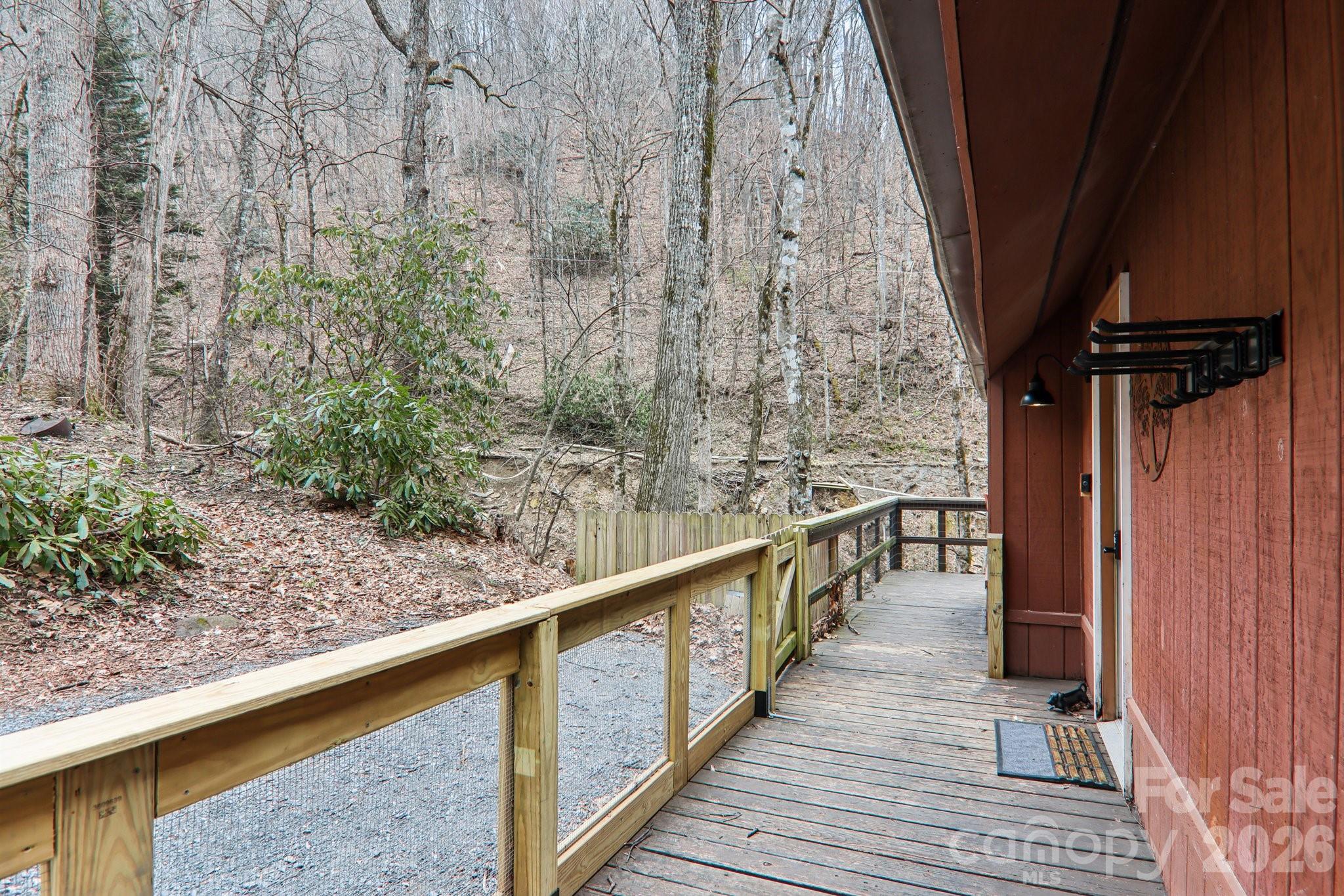33 Fernbrook Road — Maggie Valley