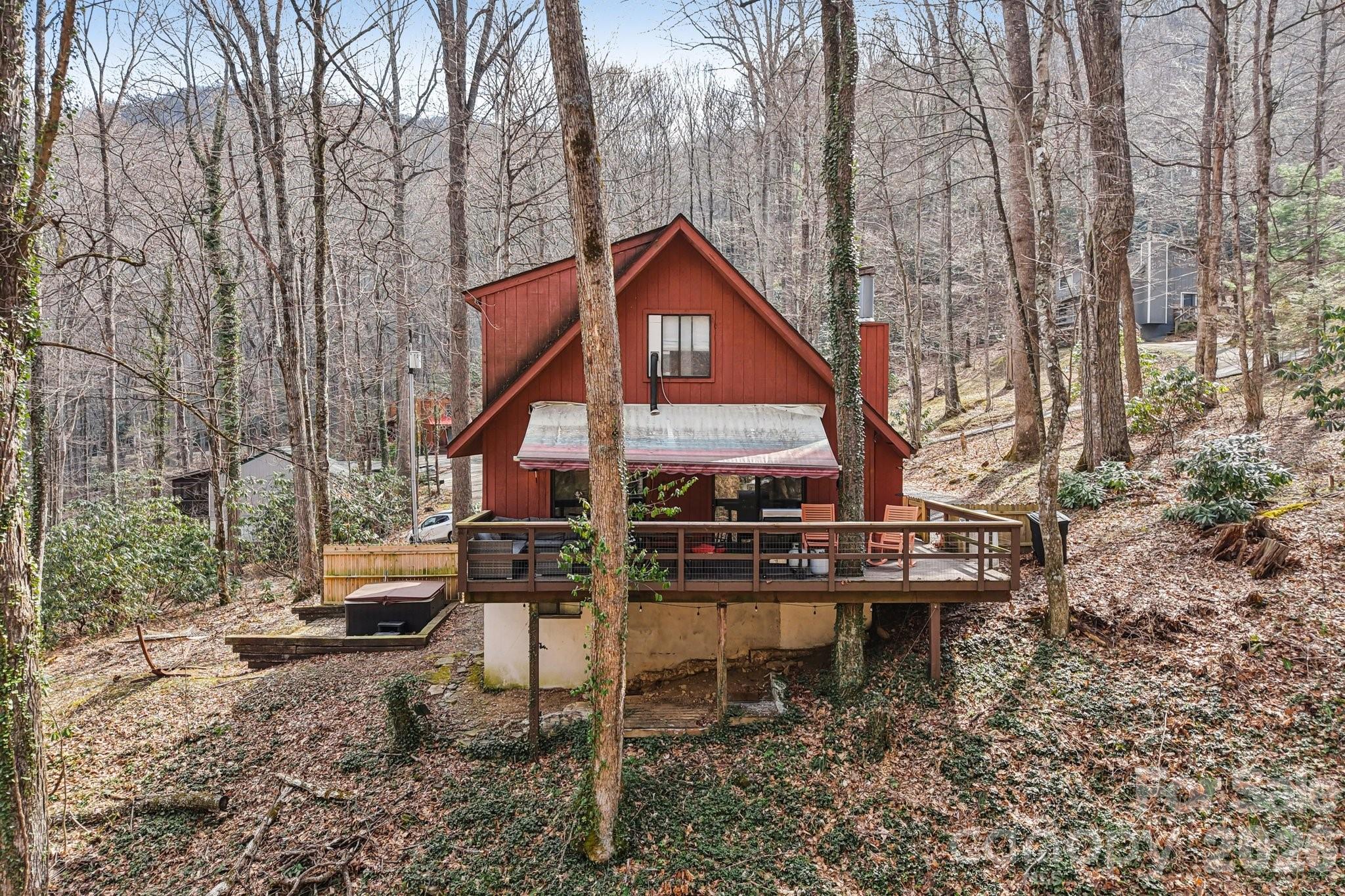 33 Fernbrook Road — Maggie Valley