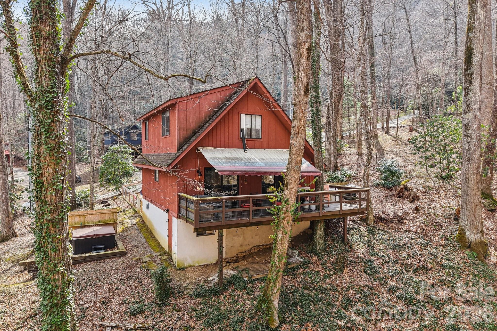 33 Fernbrook Road — Maggie Valley