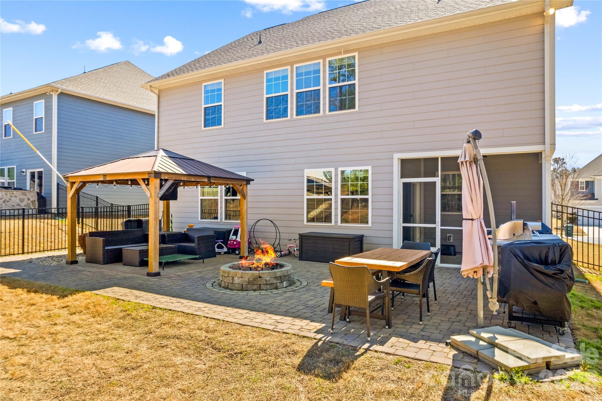 115 Outrigger Landing — Troutman