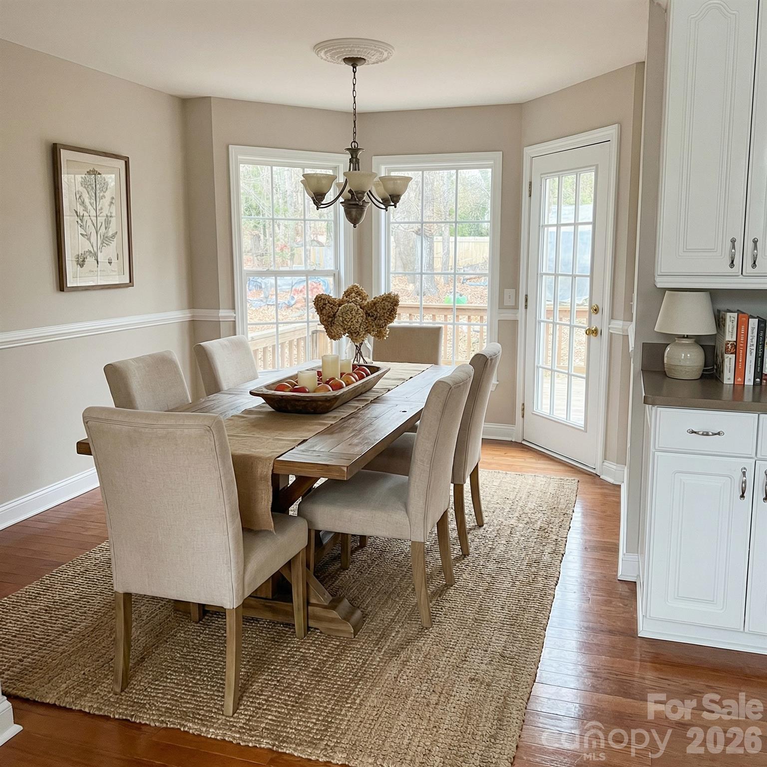 719 Victorian Lane — Monroe