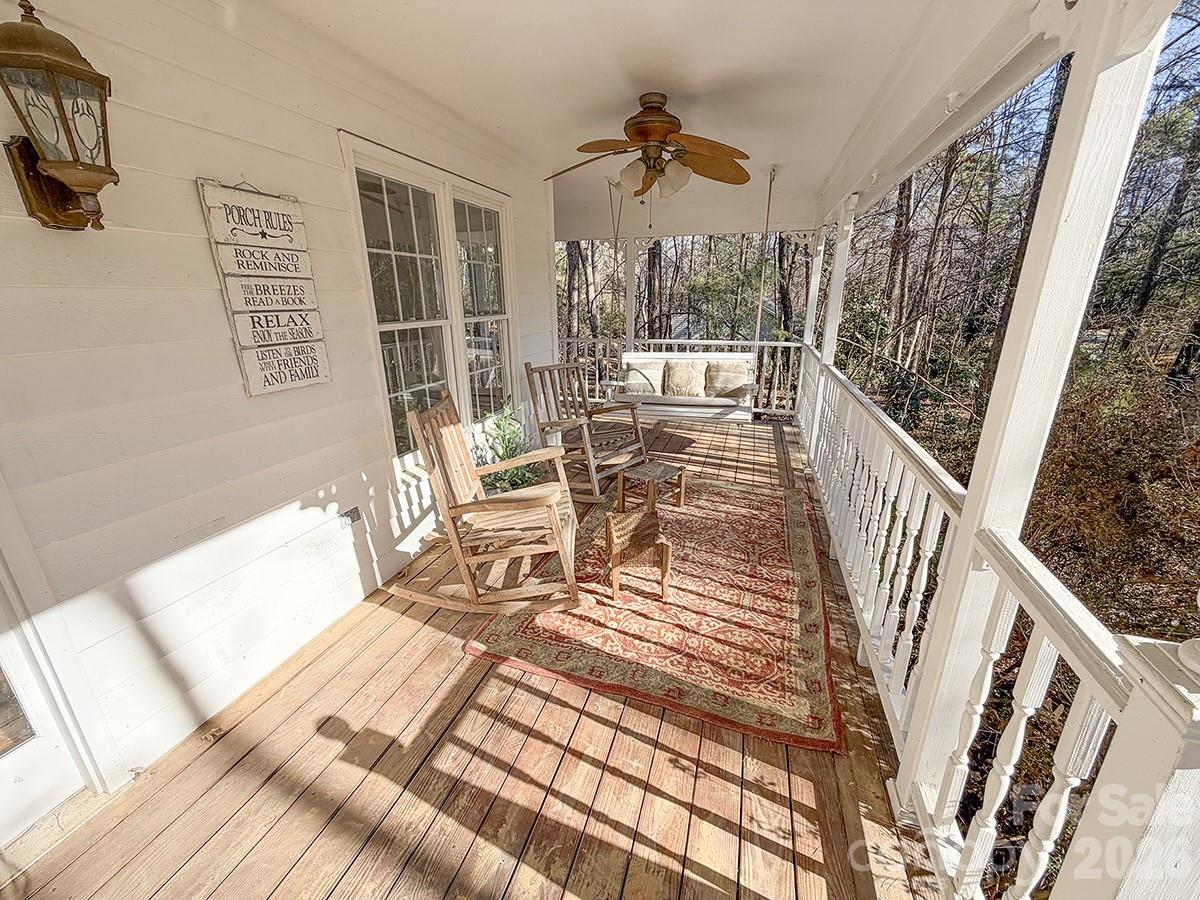 719 Victorian Lane — Monroe
