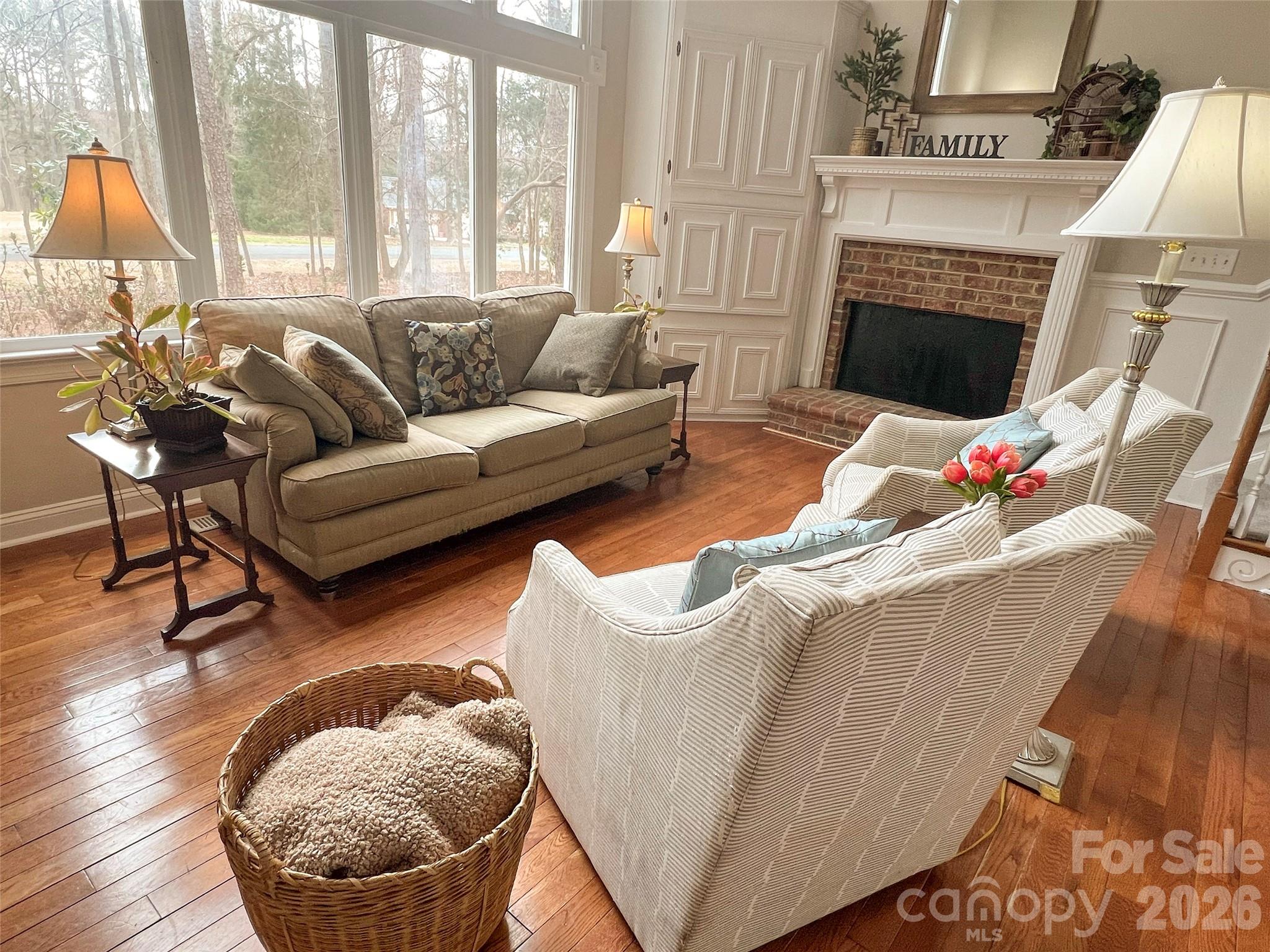 719 Victorian Lane — Monroe