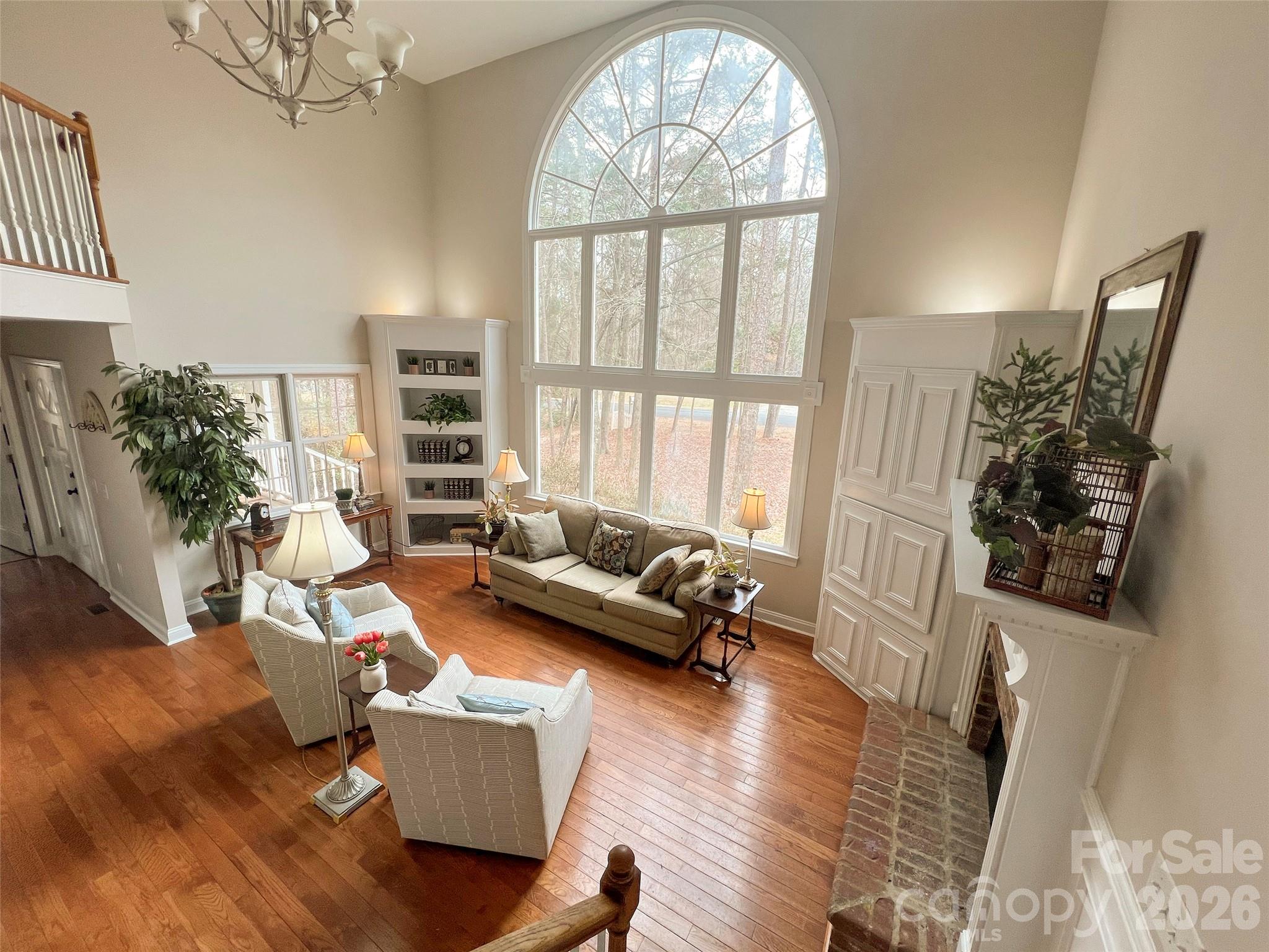 719 Victorian Lane — Monroe