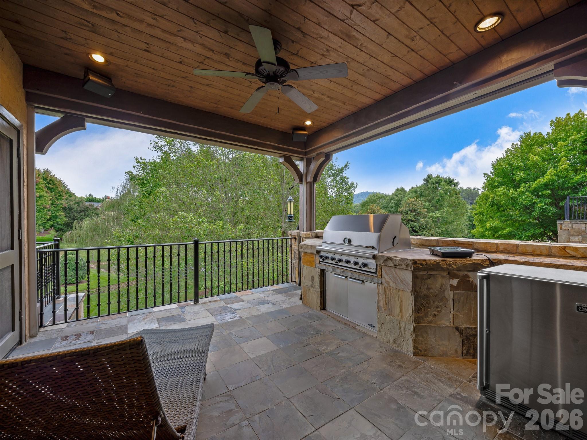 22 Foxbridge Way — Arden
