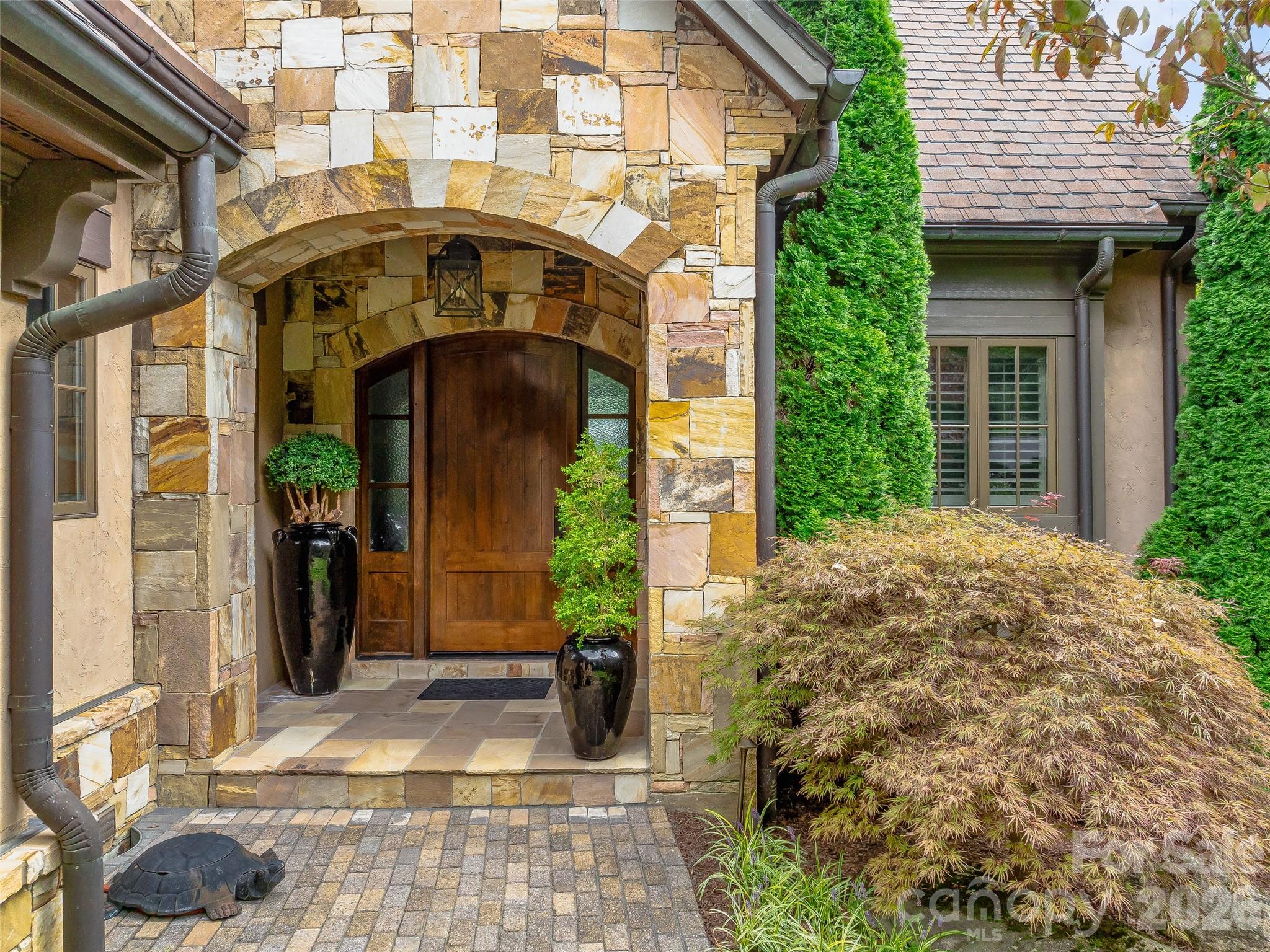 22 Foxbridge Way — Arden