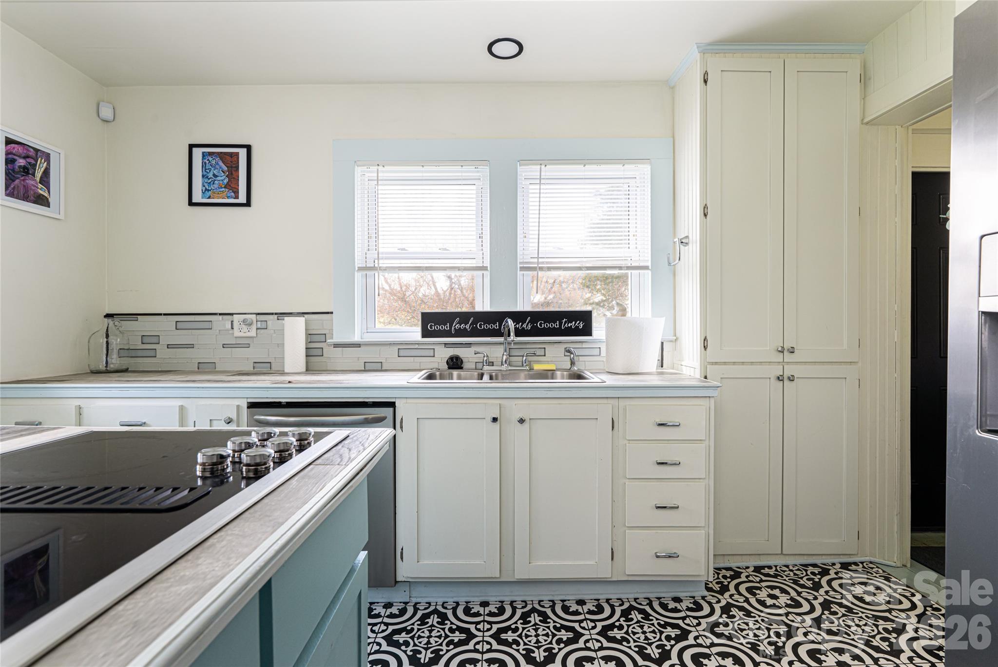 994 Riceville Road — Asheville