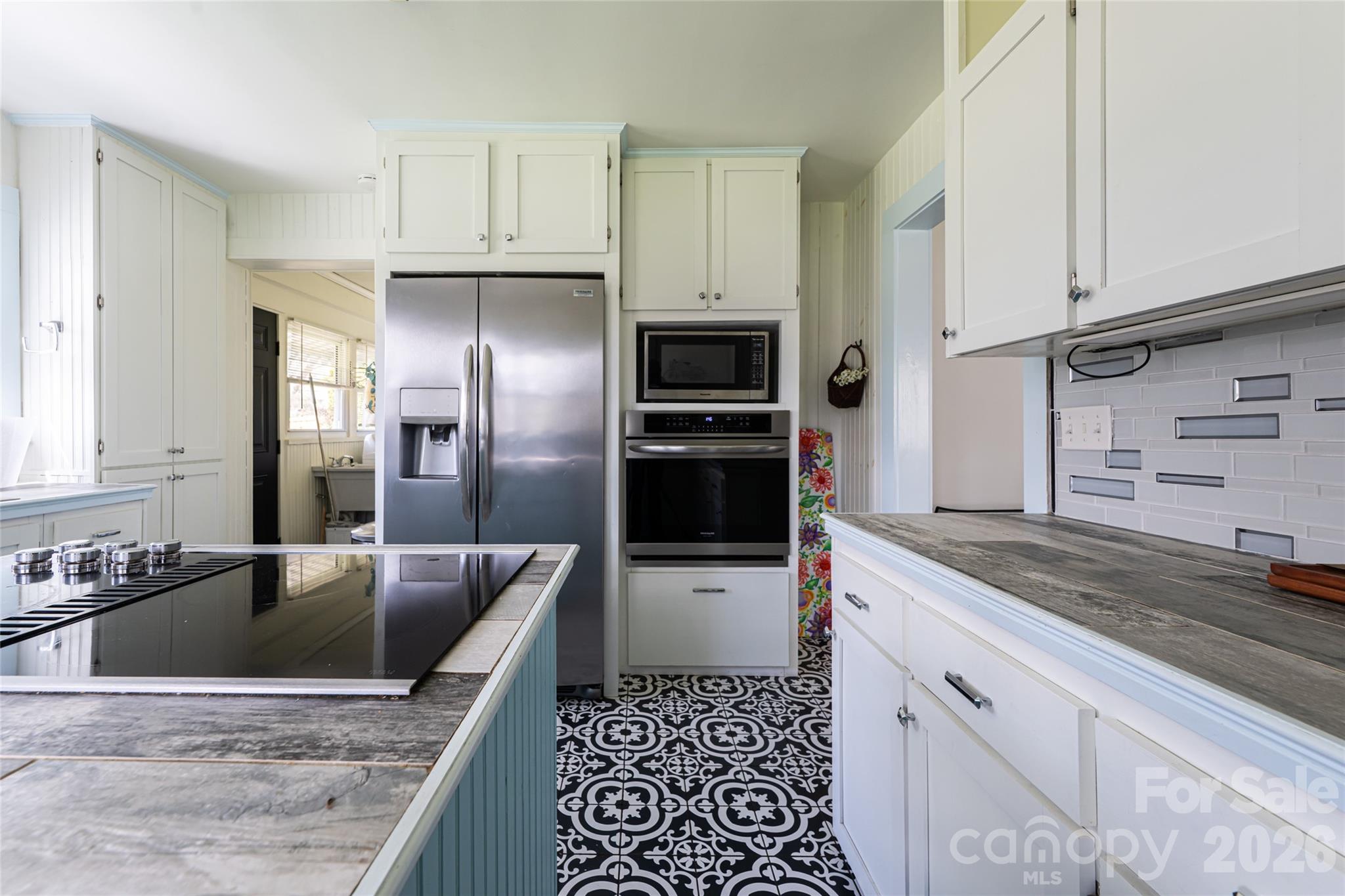 994 Riceville Road — Asheville