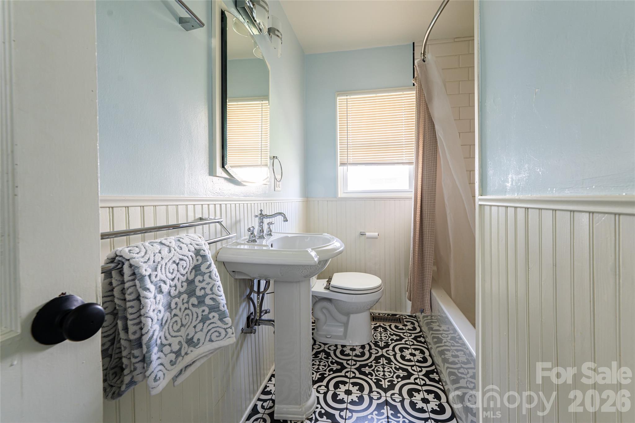994 Riceville Road — Asheville