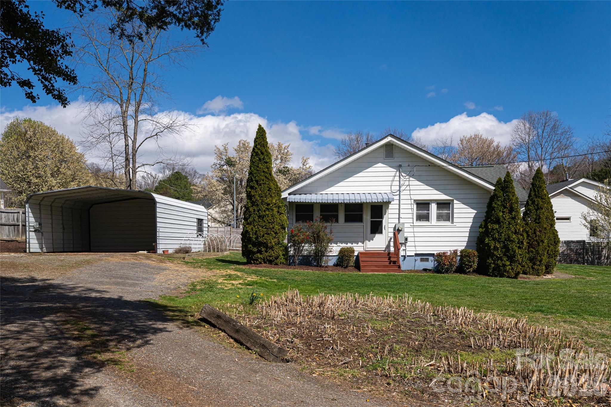994 Riceville Road — Asheville