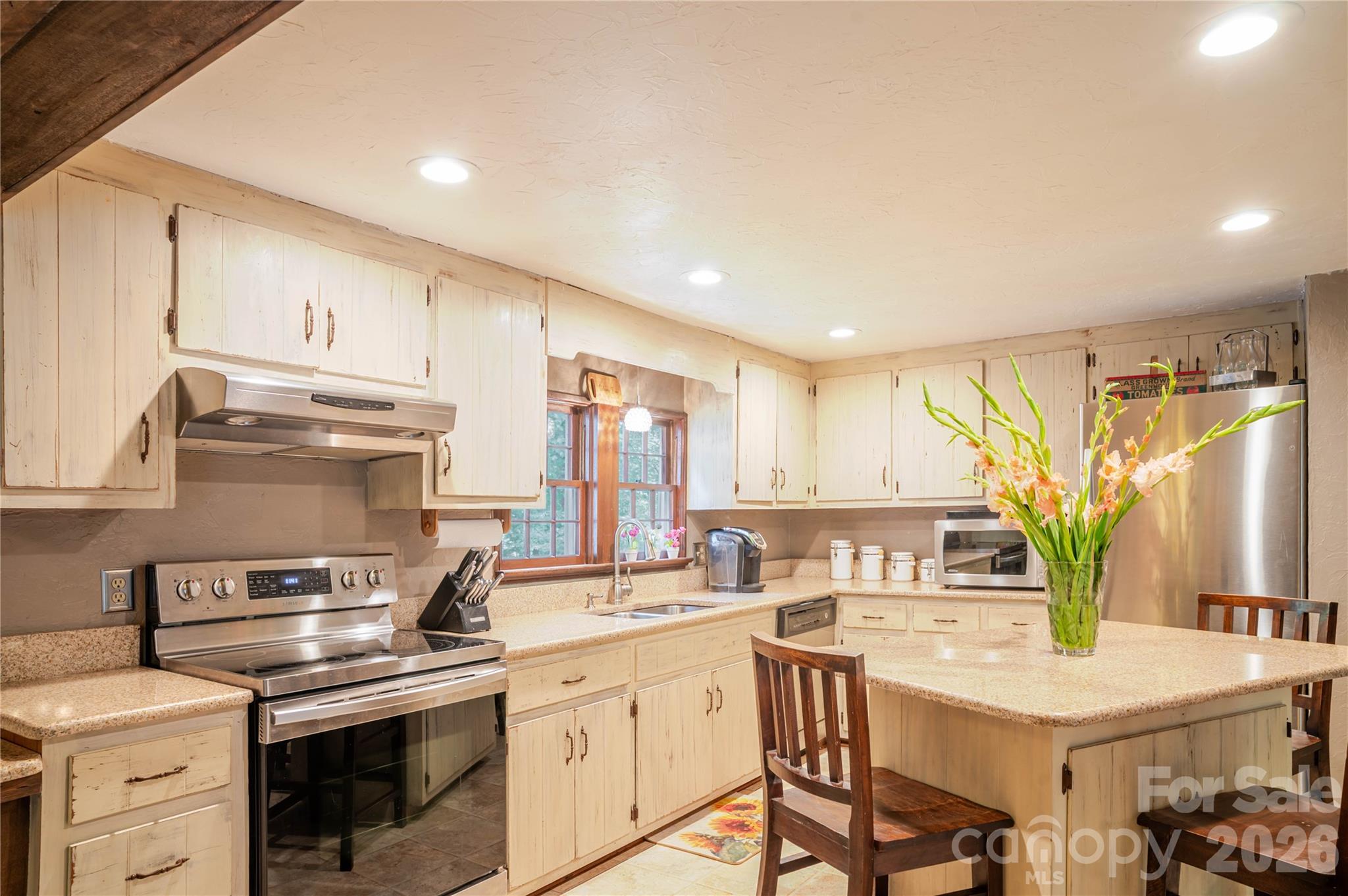 2506 Anders Drive — Hendersonville