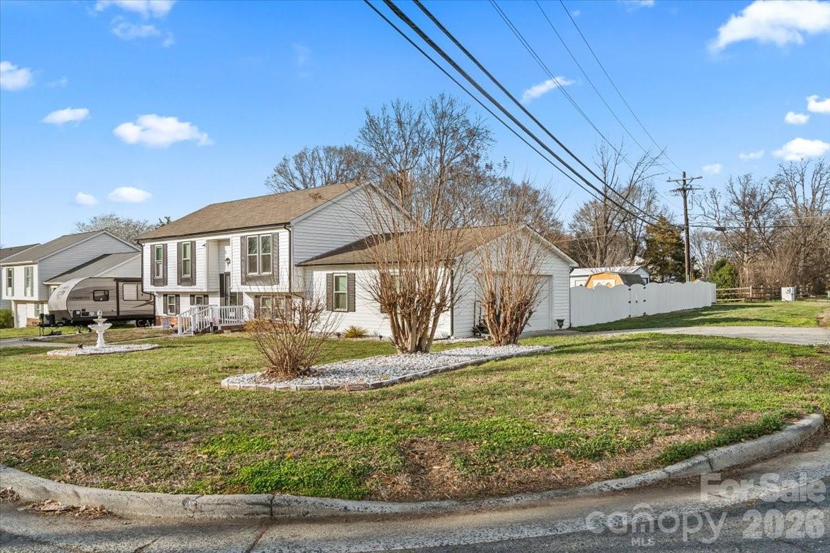 10931 Magenta Lane — Charlotte
