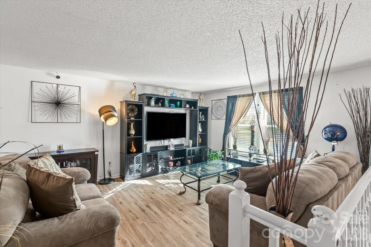 10931 Magenta Lane — Charlotte