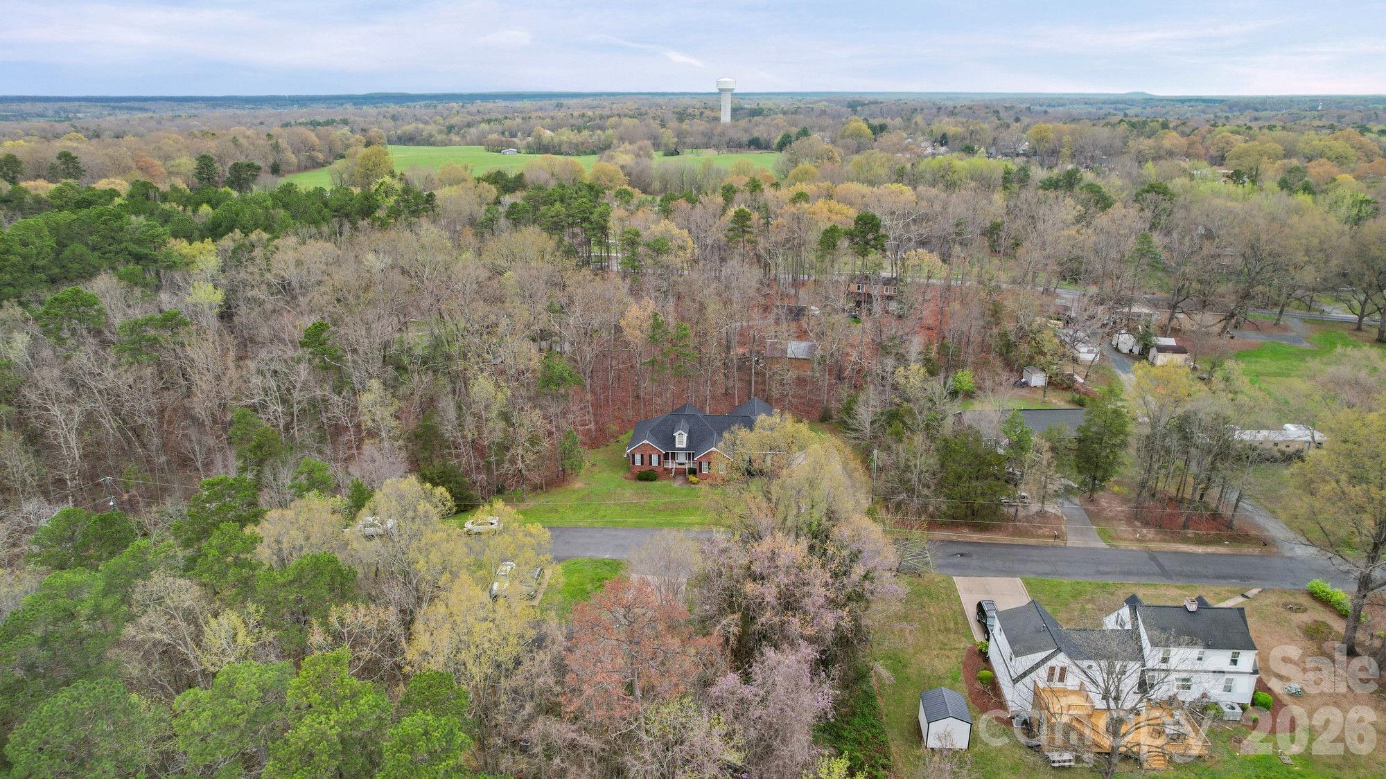 410 W Elm Street — Wingate