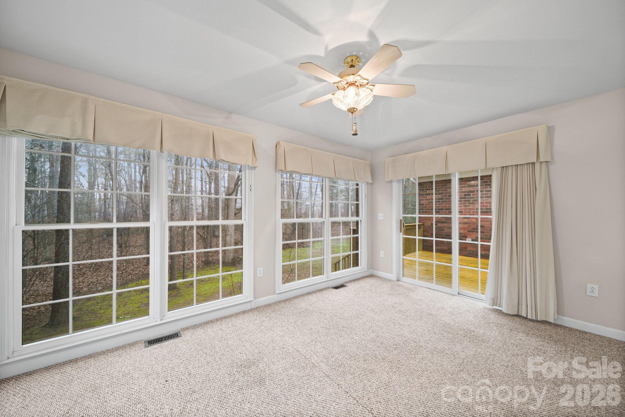 410 W Elm Street — Wingate