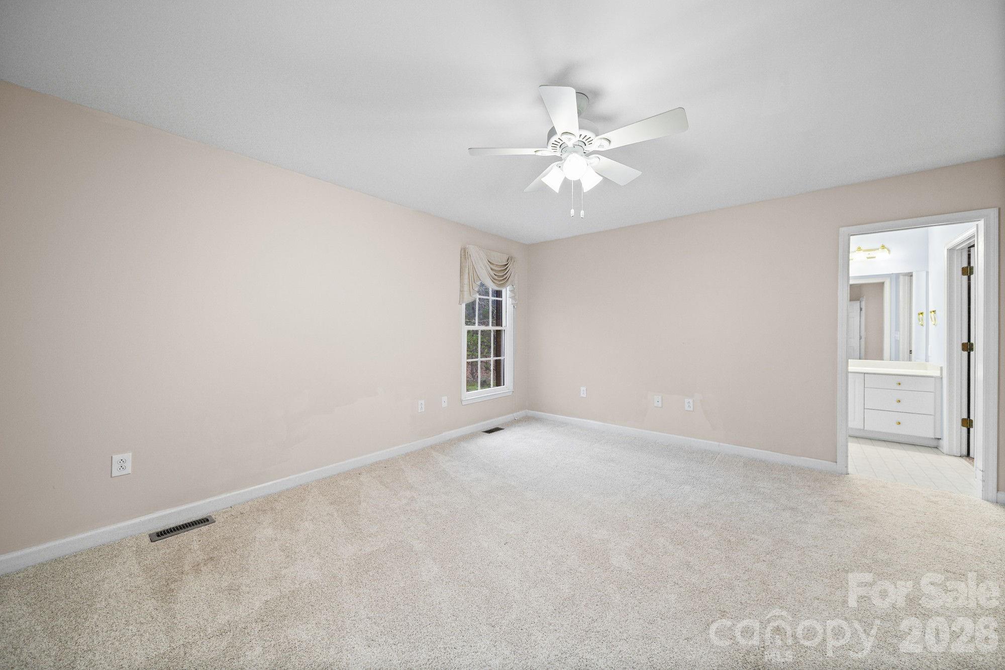 410 W Elm Street — Wingate