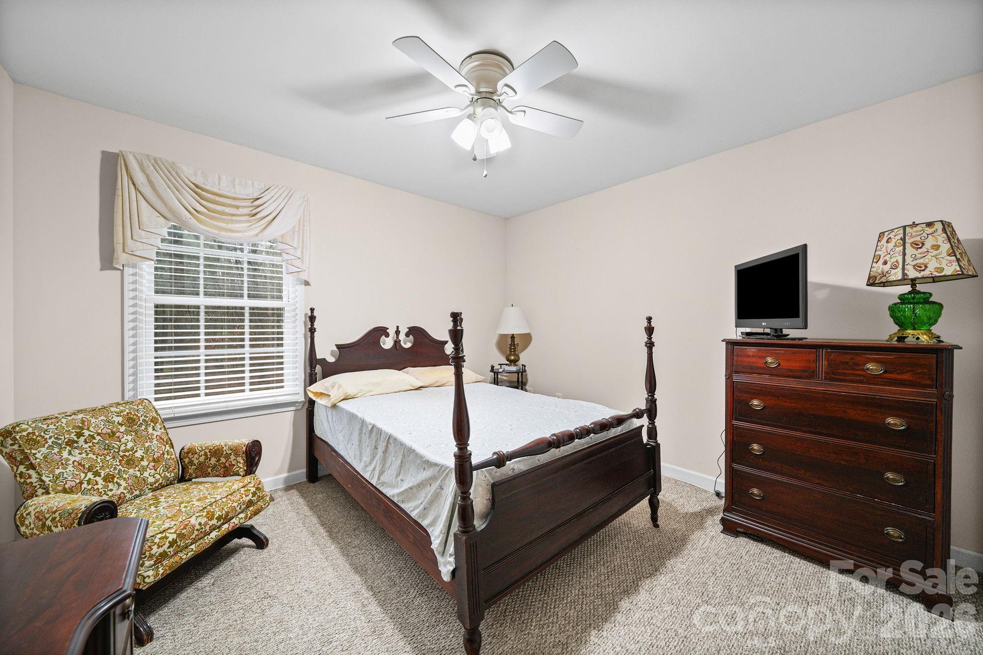 410 W Elm Street — Wingate