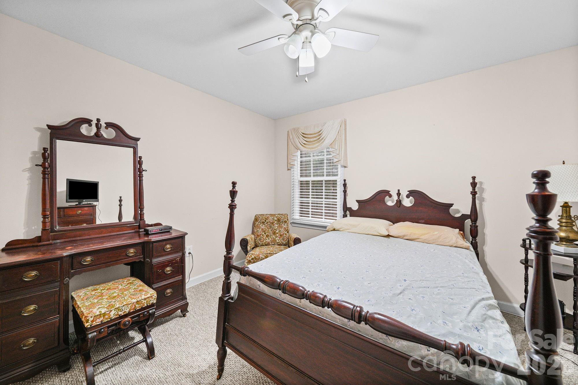 410 W Elm Street — Wingate