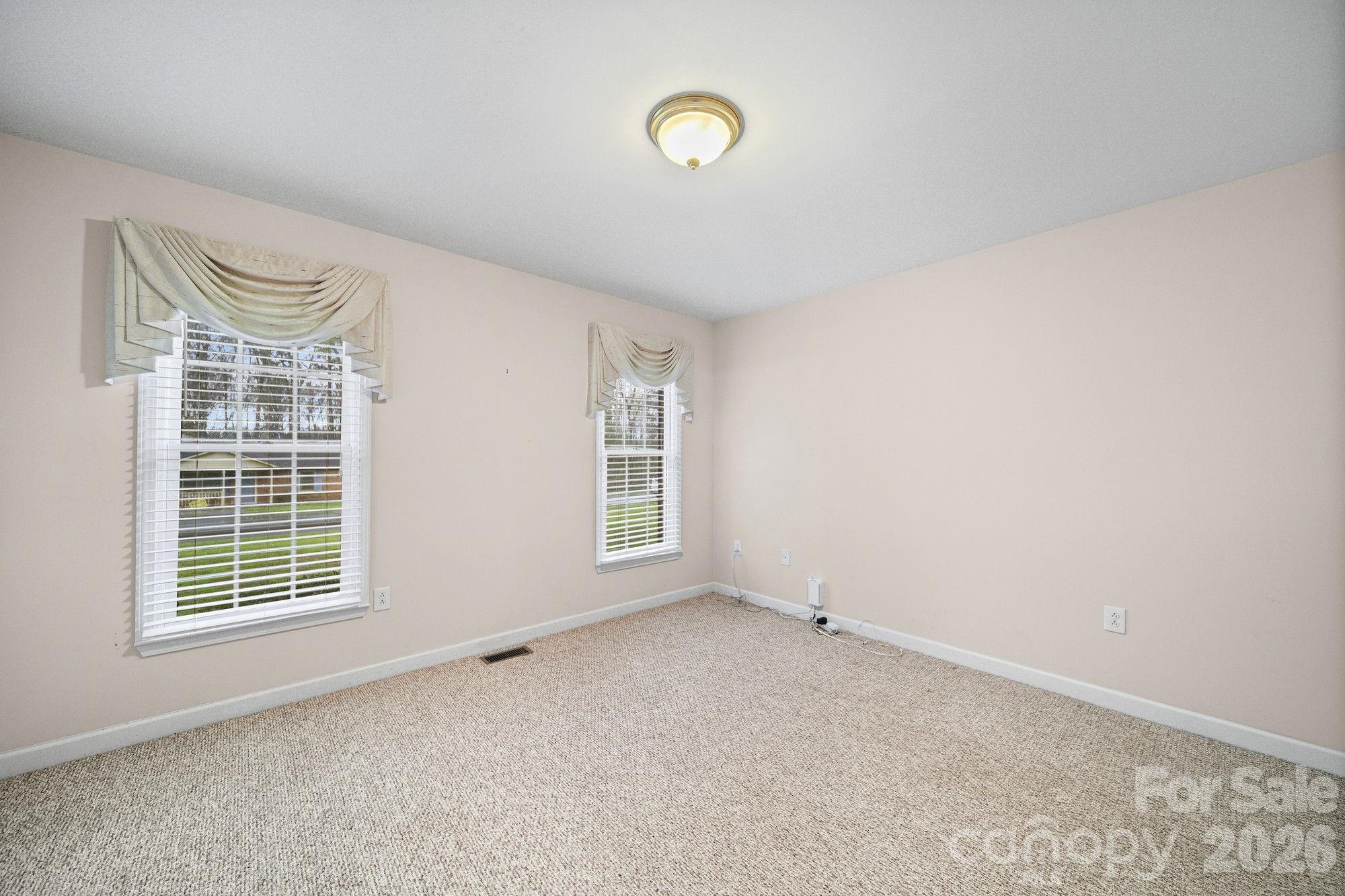 410 W Elm Street — Wingate