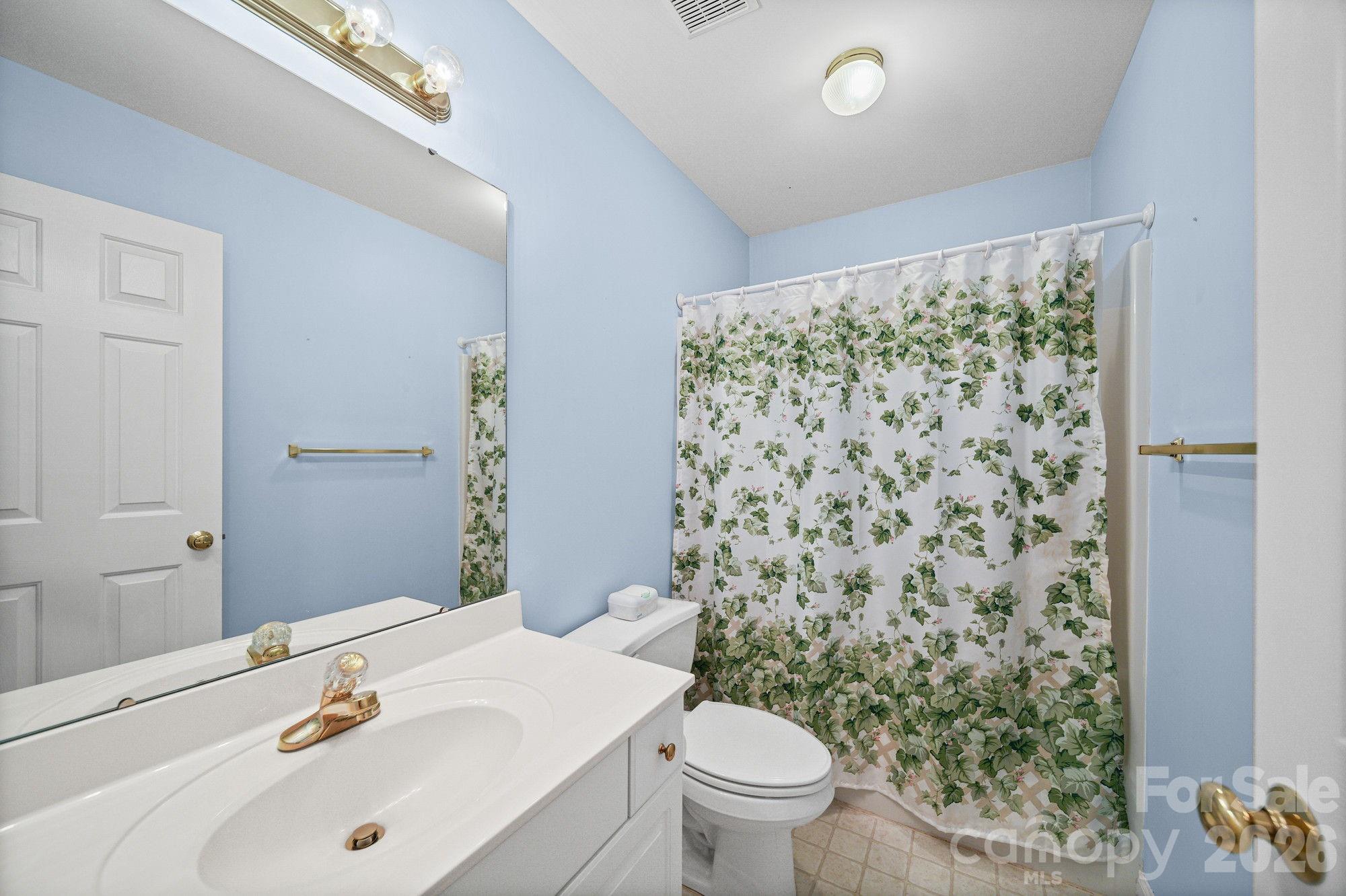 410 W Elm Street — Wingate