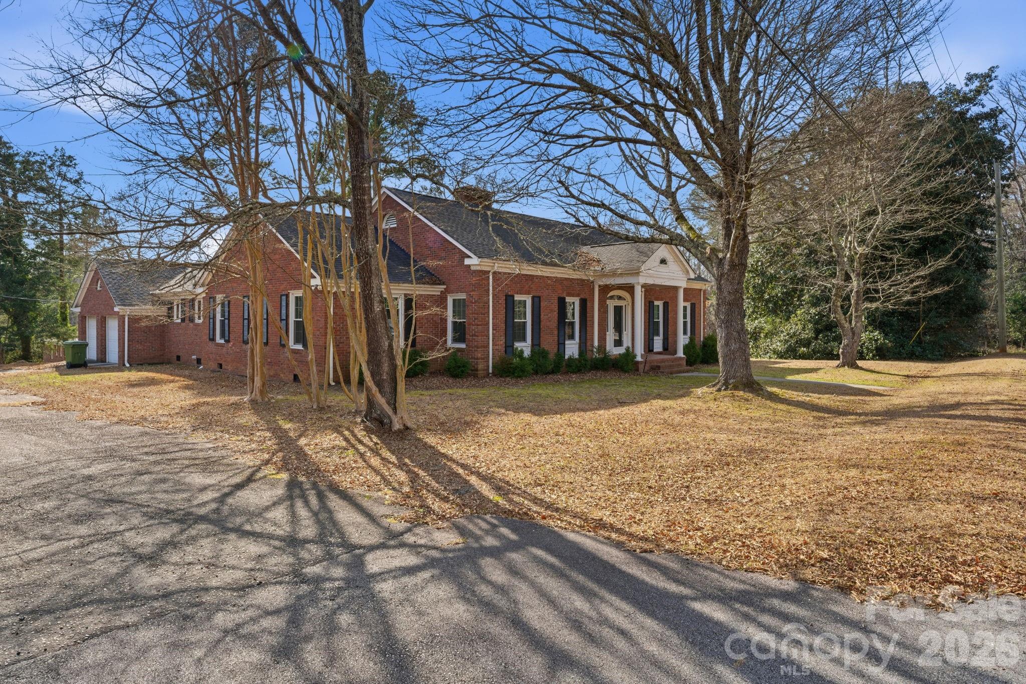 201 Hillcrest Drive — Winnsboro