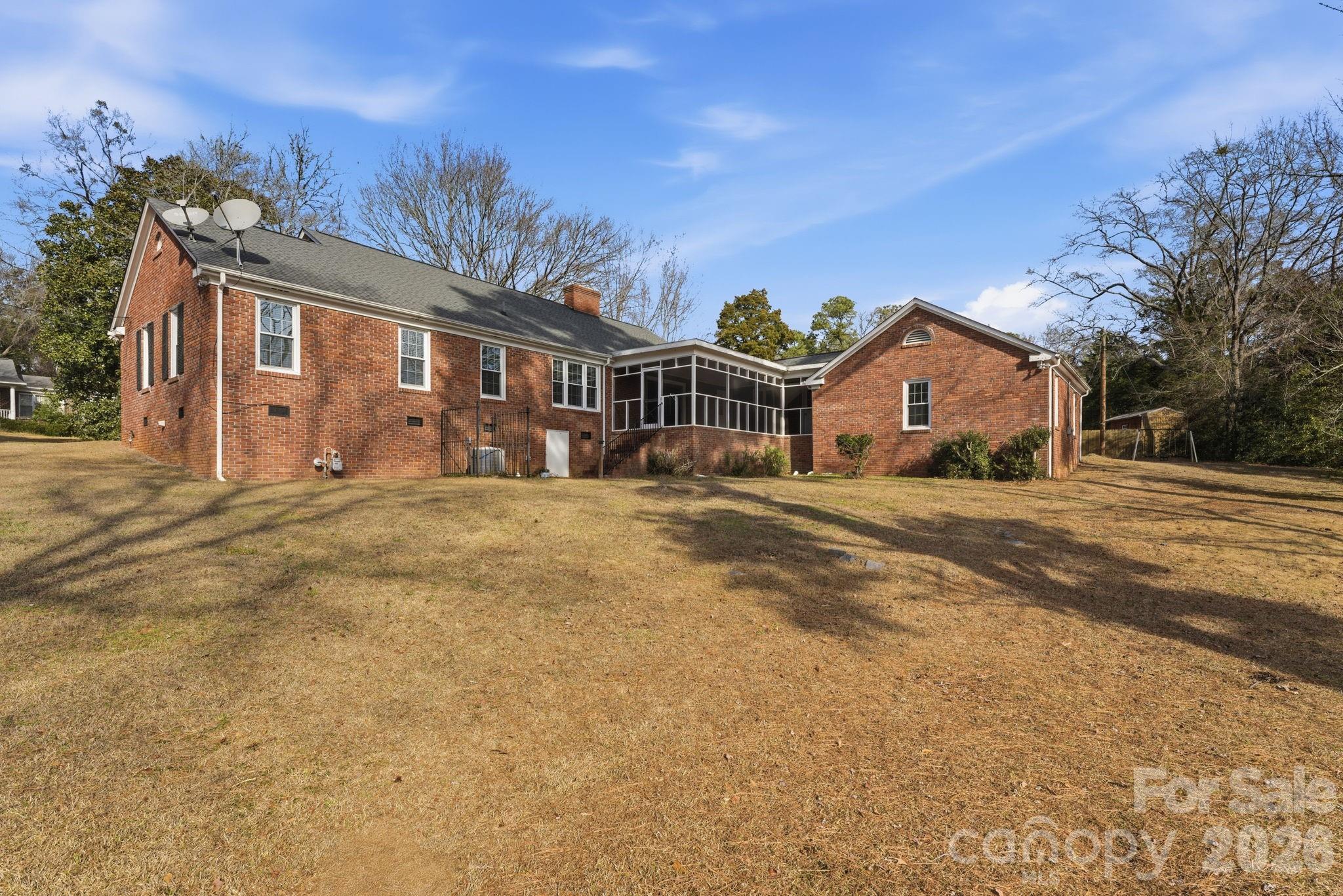 201 Hillcrest Drive — Winnsboro