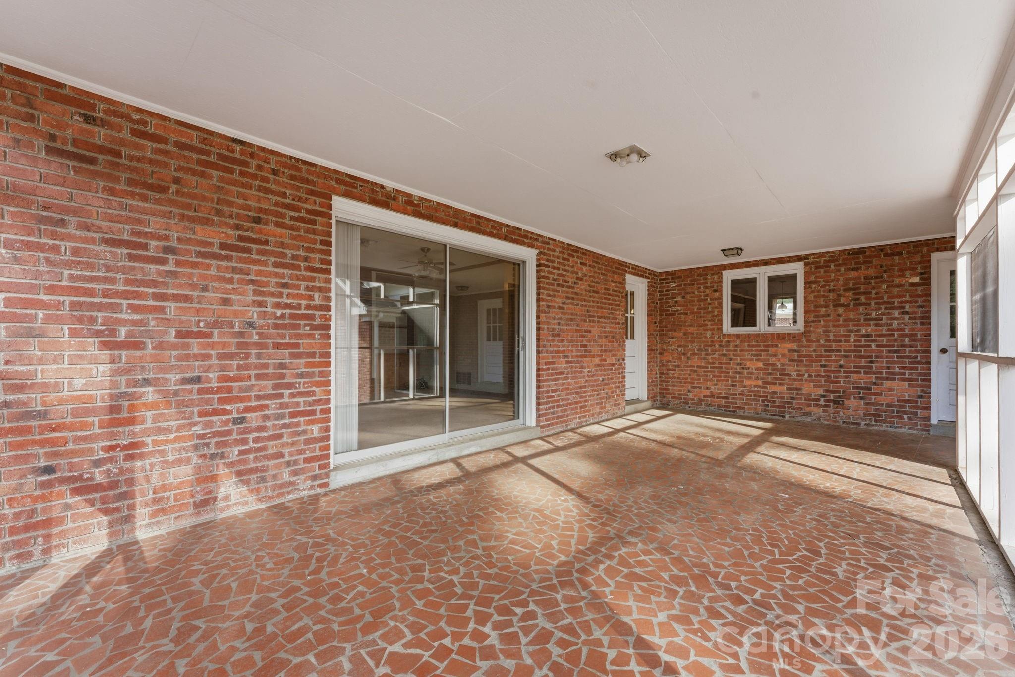 201 Hillcrest Drive — Winnsboro