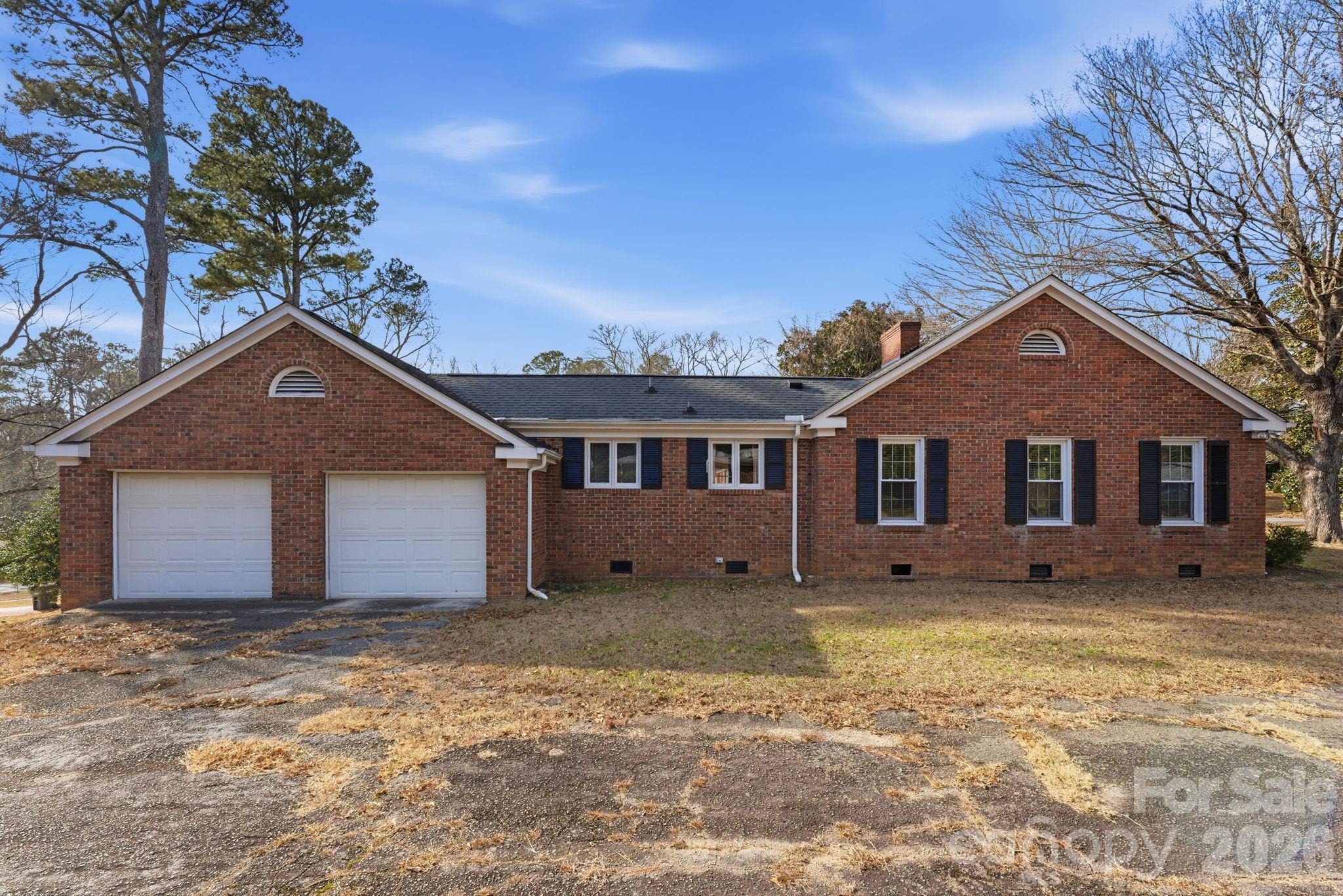 201 Hillcrest Drive — Winnsboro