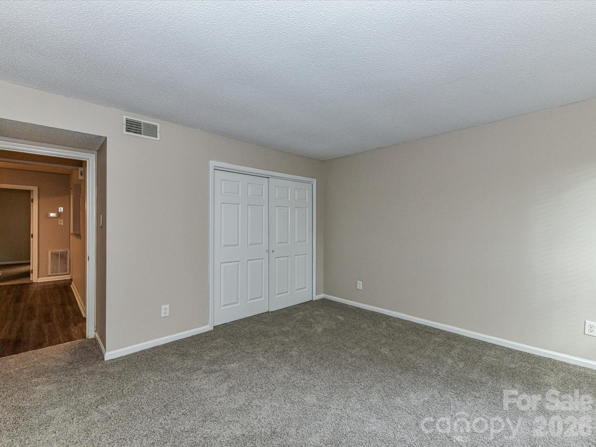 7304 Winery Lane — Charlotte
