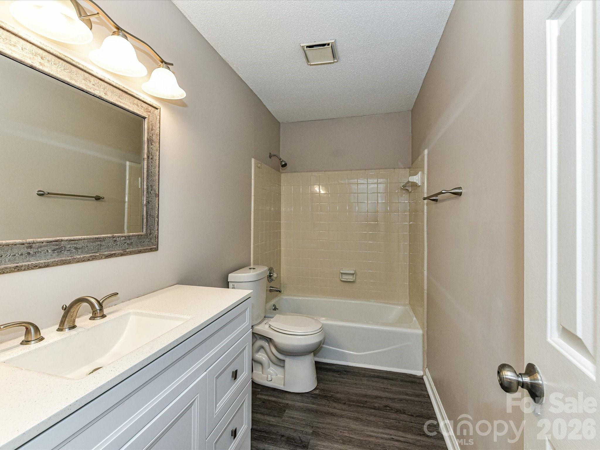 7304 Winery Lane — Charlotte
