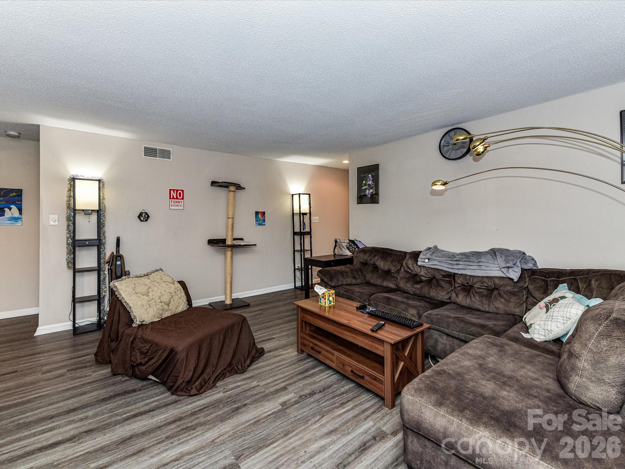 7304 Winery Lane — Charlotte