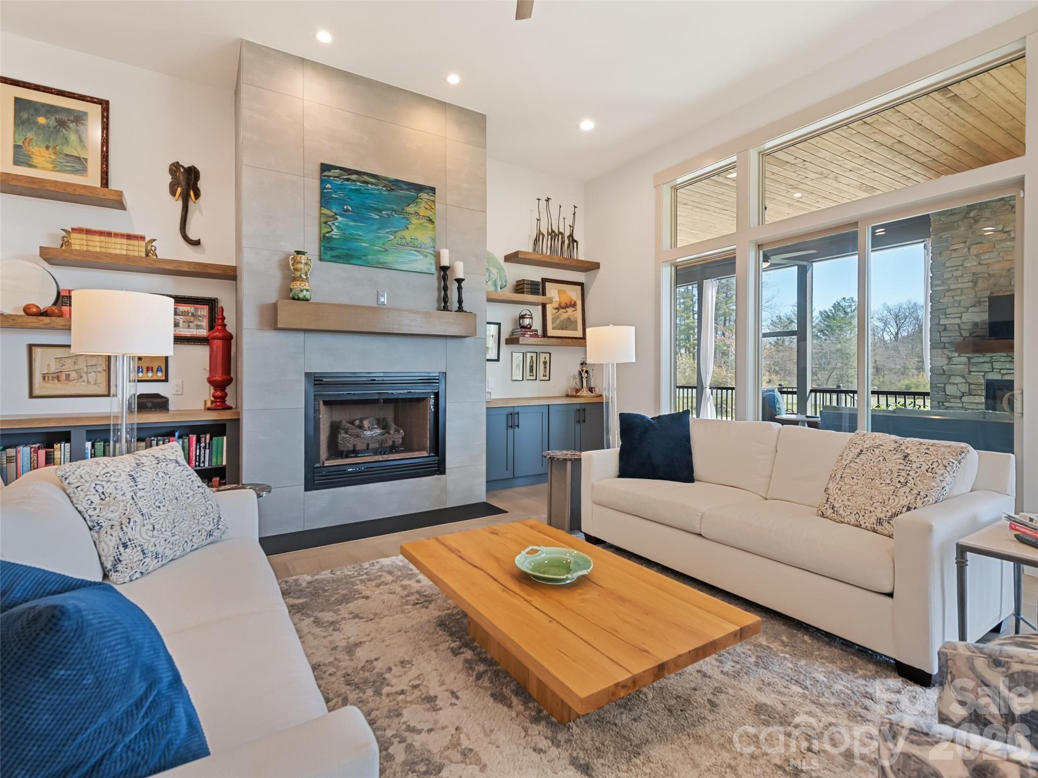 717 Daniel Circle Drive — Mills River