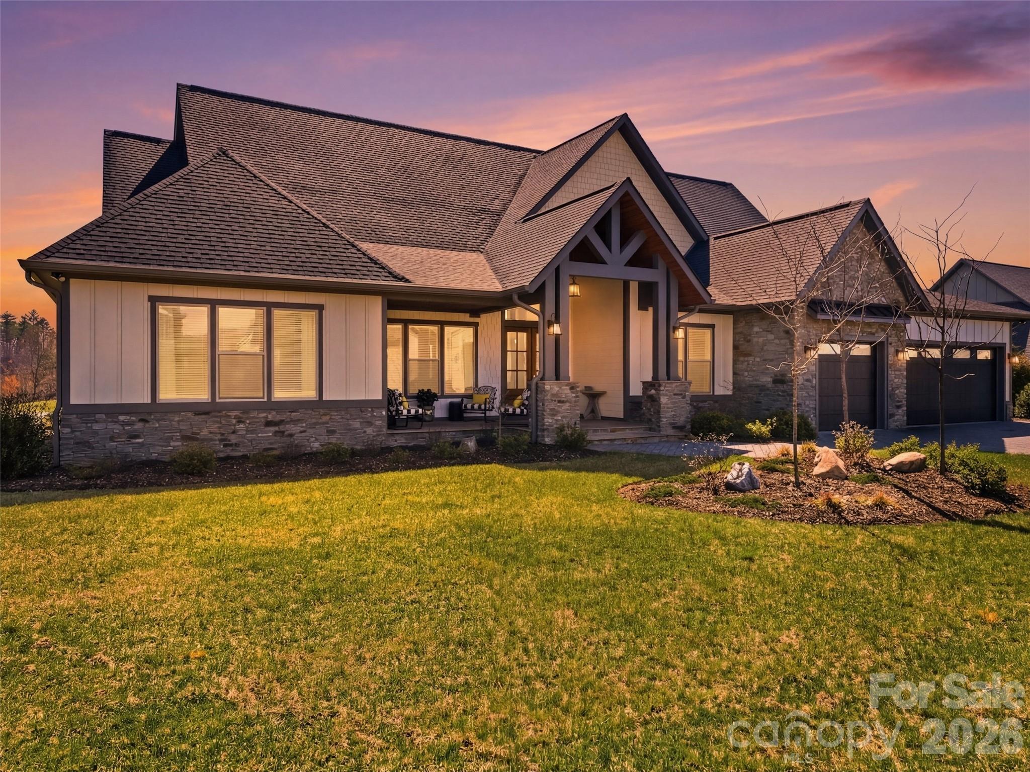 717 Daniel Circle Drive — Mills River