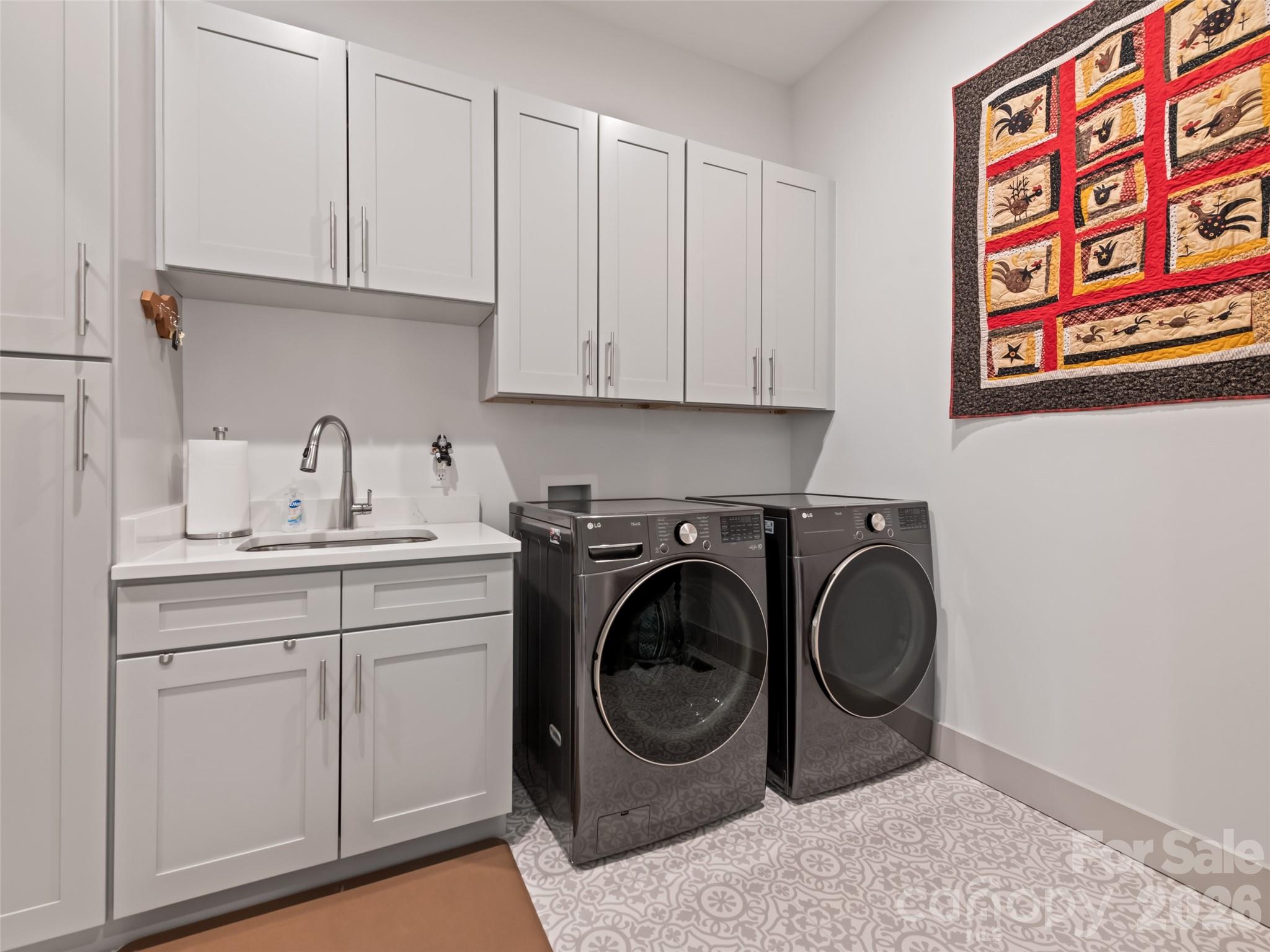717 Daniel Circle Drive — Mills River