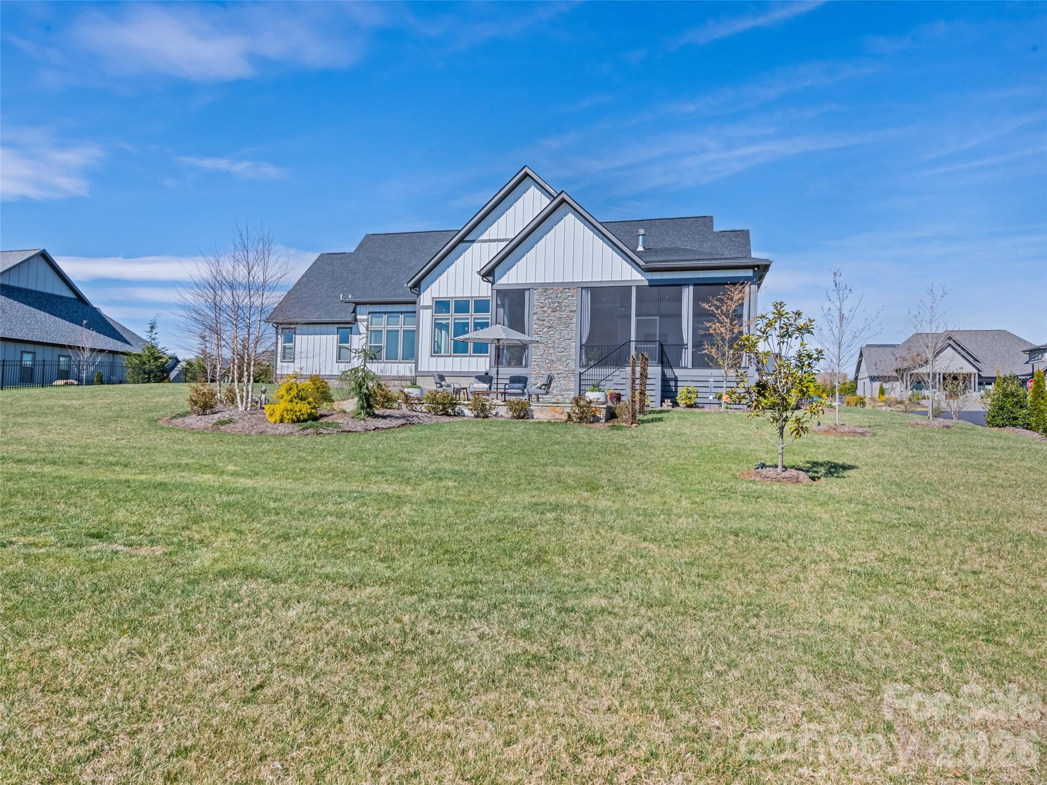 717 Daniel Circle Drive — Mills River