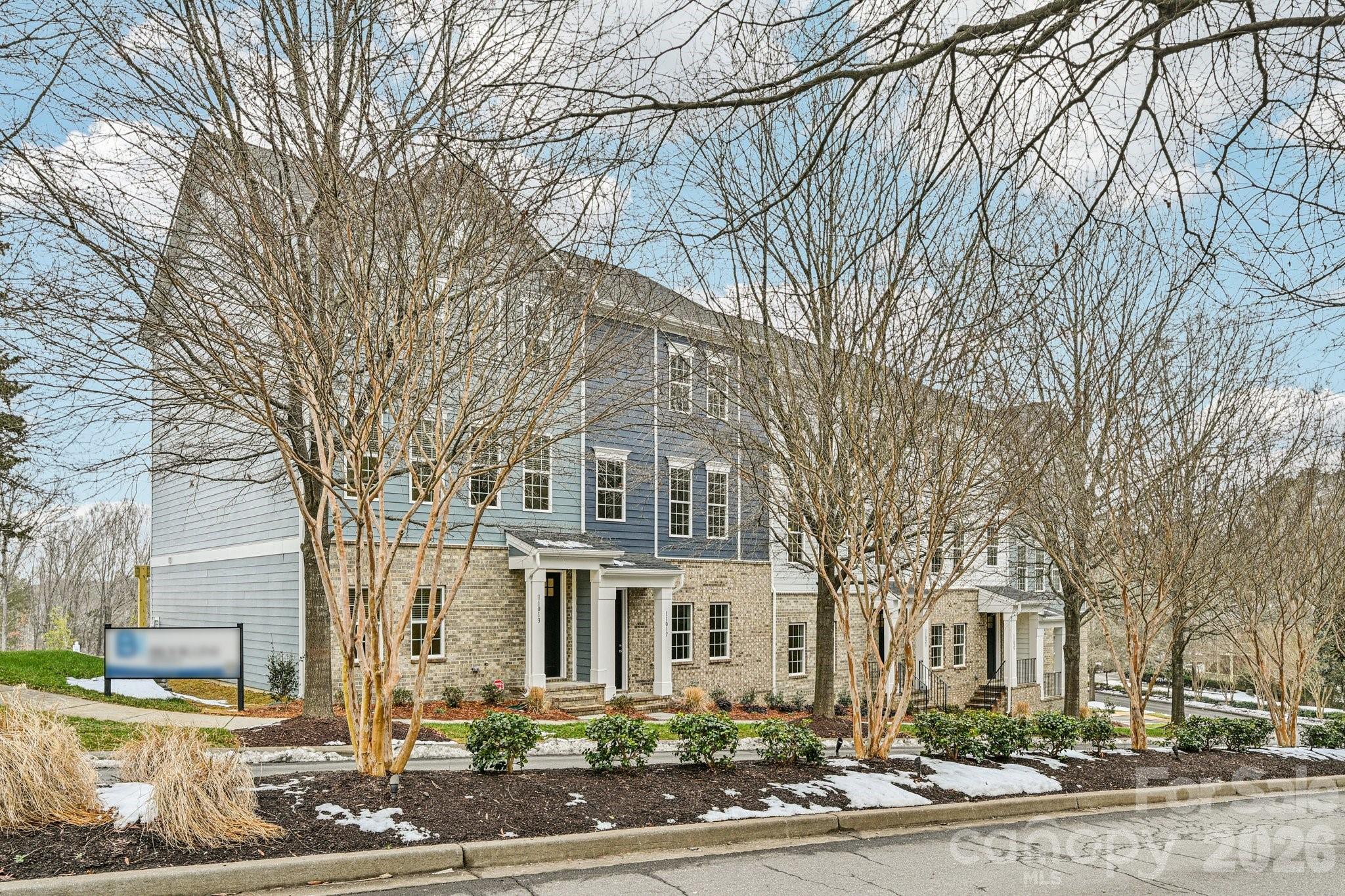 11025 Warfield Avenue #02 — Huntersville