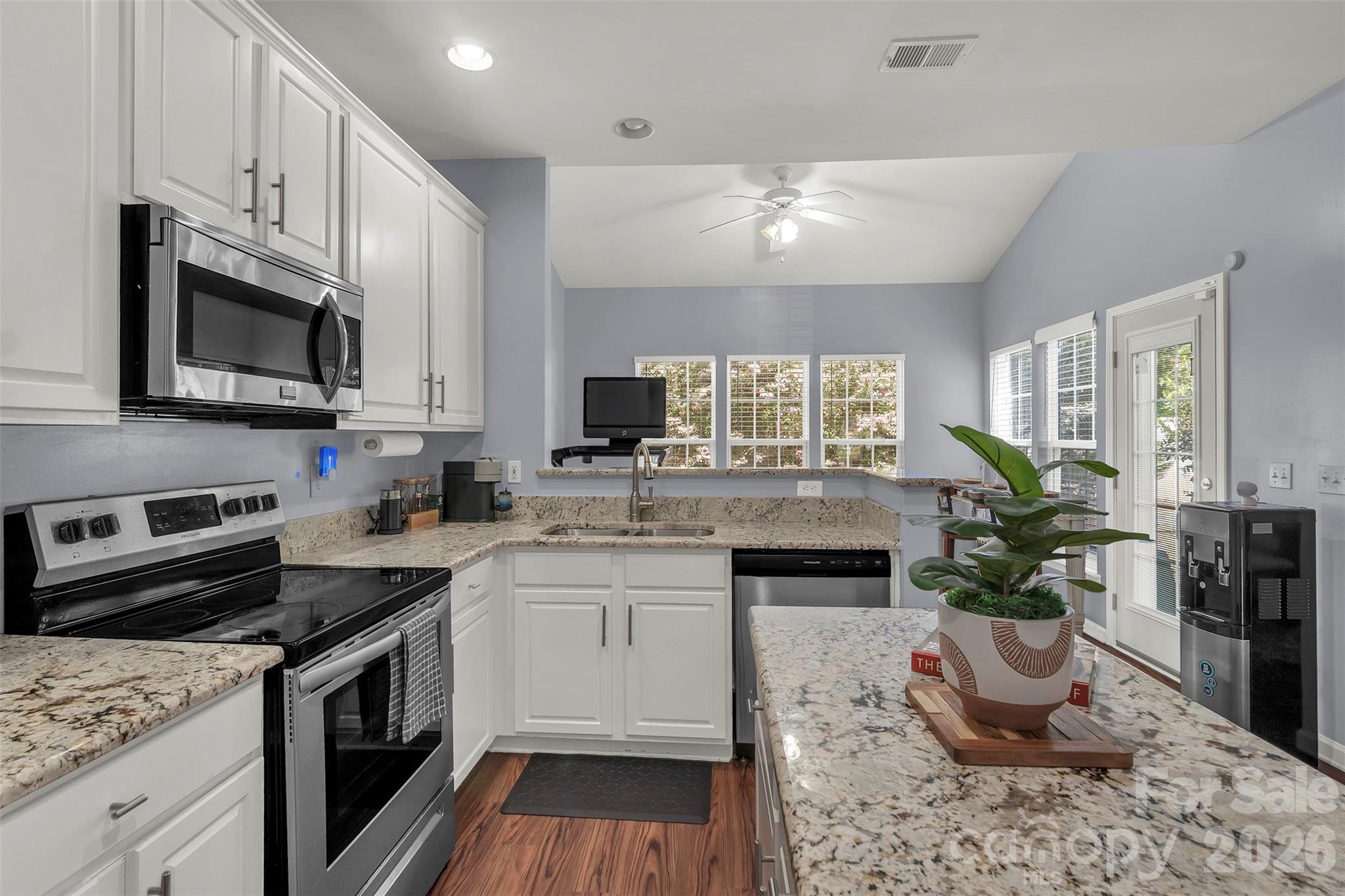 1802 Robinwood Village Drive — Gastonia