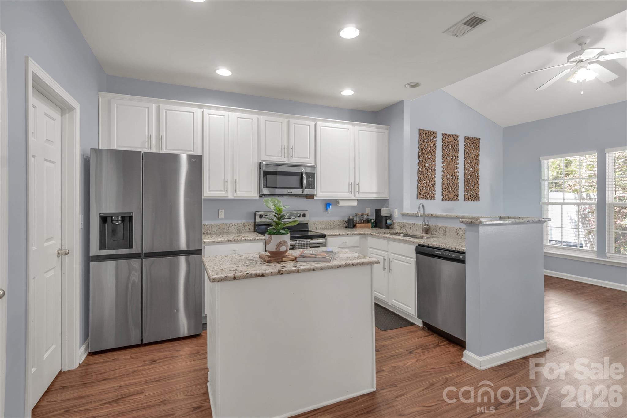 1802 Robinwood Village Drive — Gastonia
