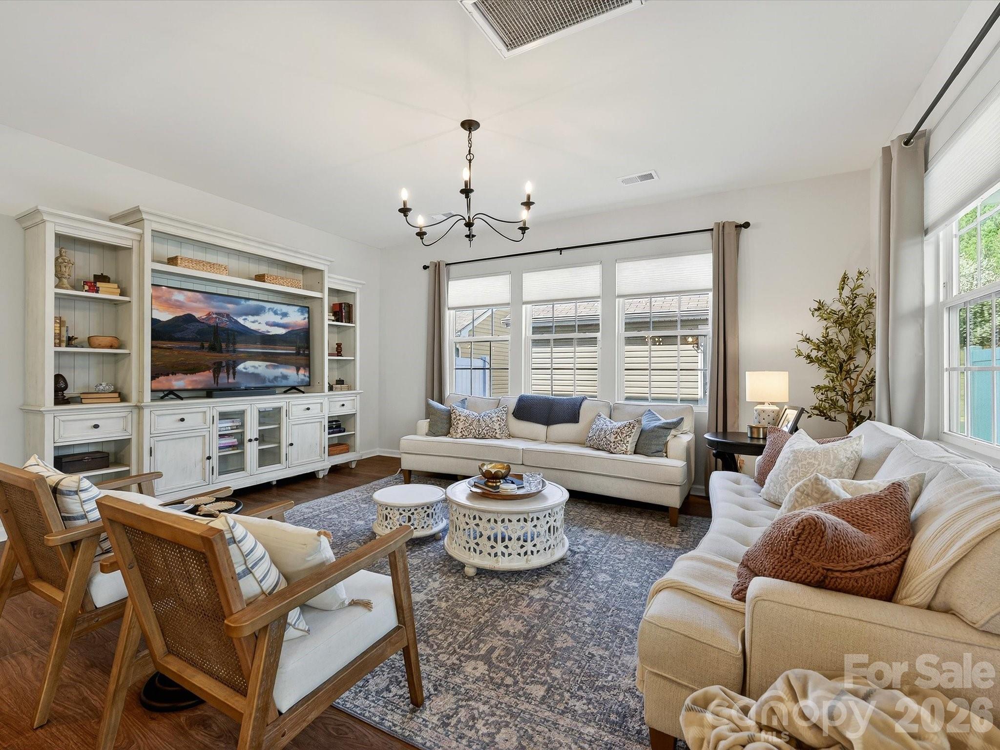 15748 Country House Street — Charlotte