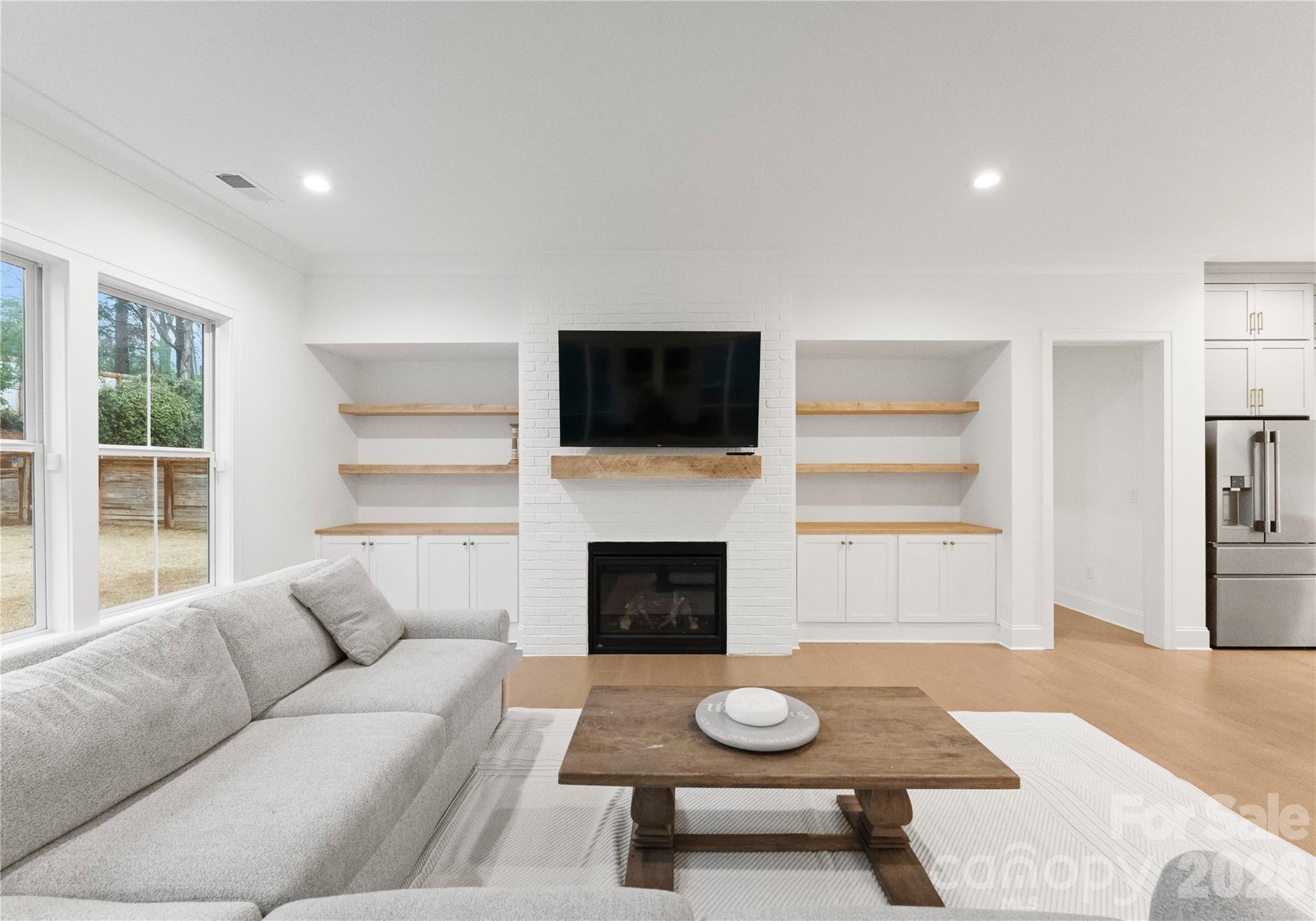 1527 St George Street — Charlotte