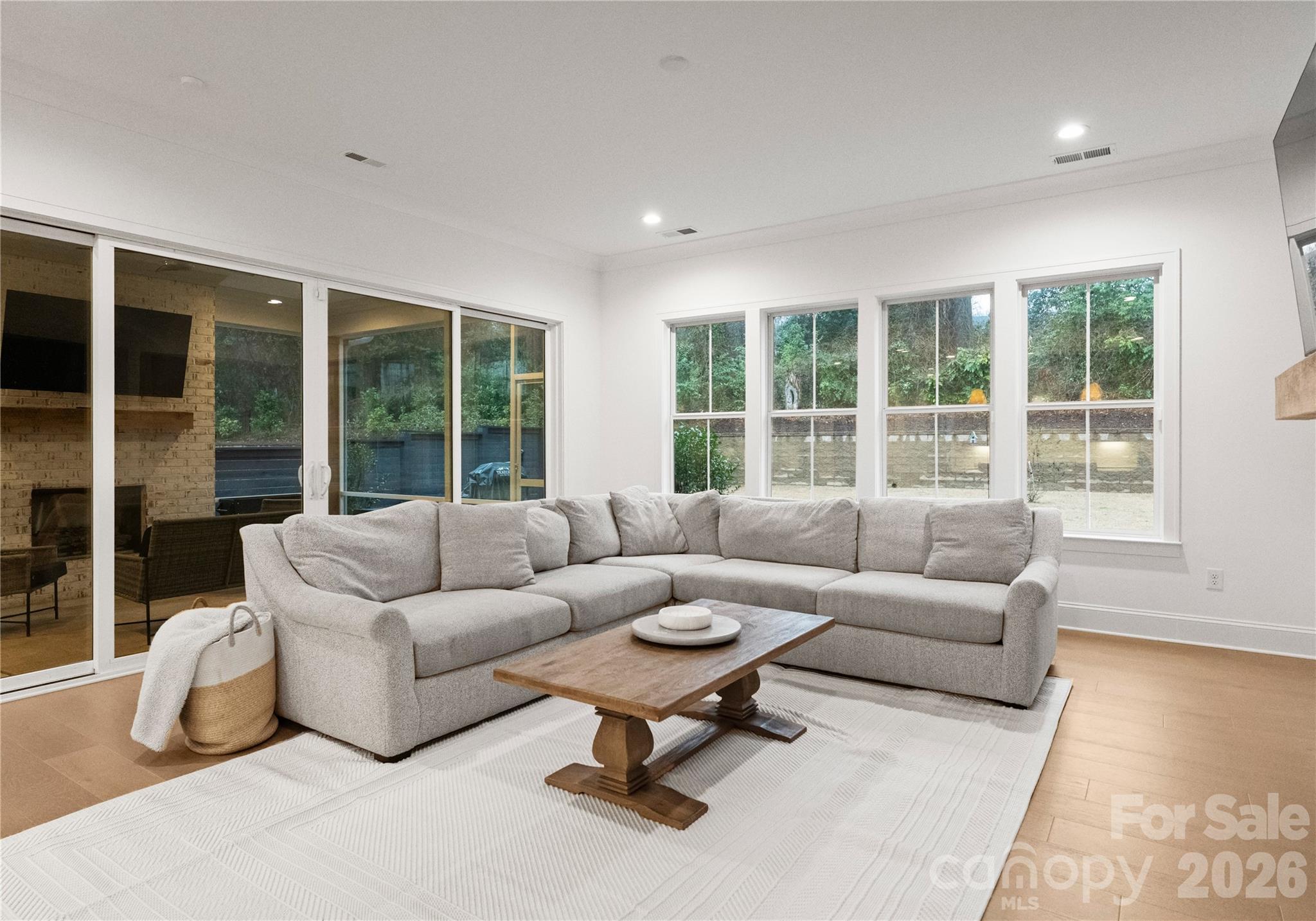 1527 St George Street — Charlotte