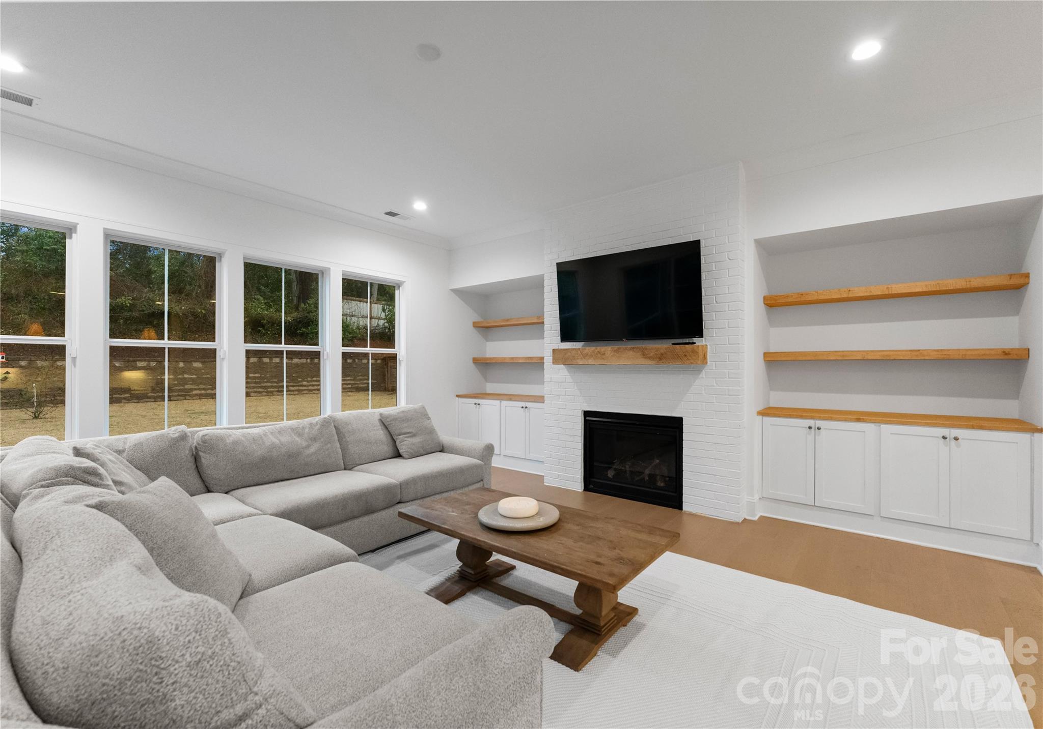 1527 St George Street — Charlotte