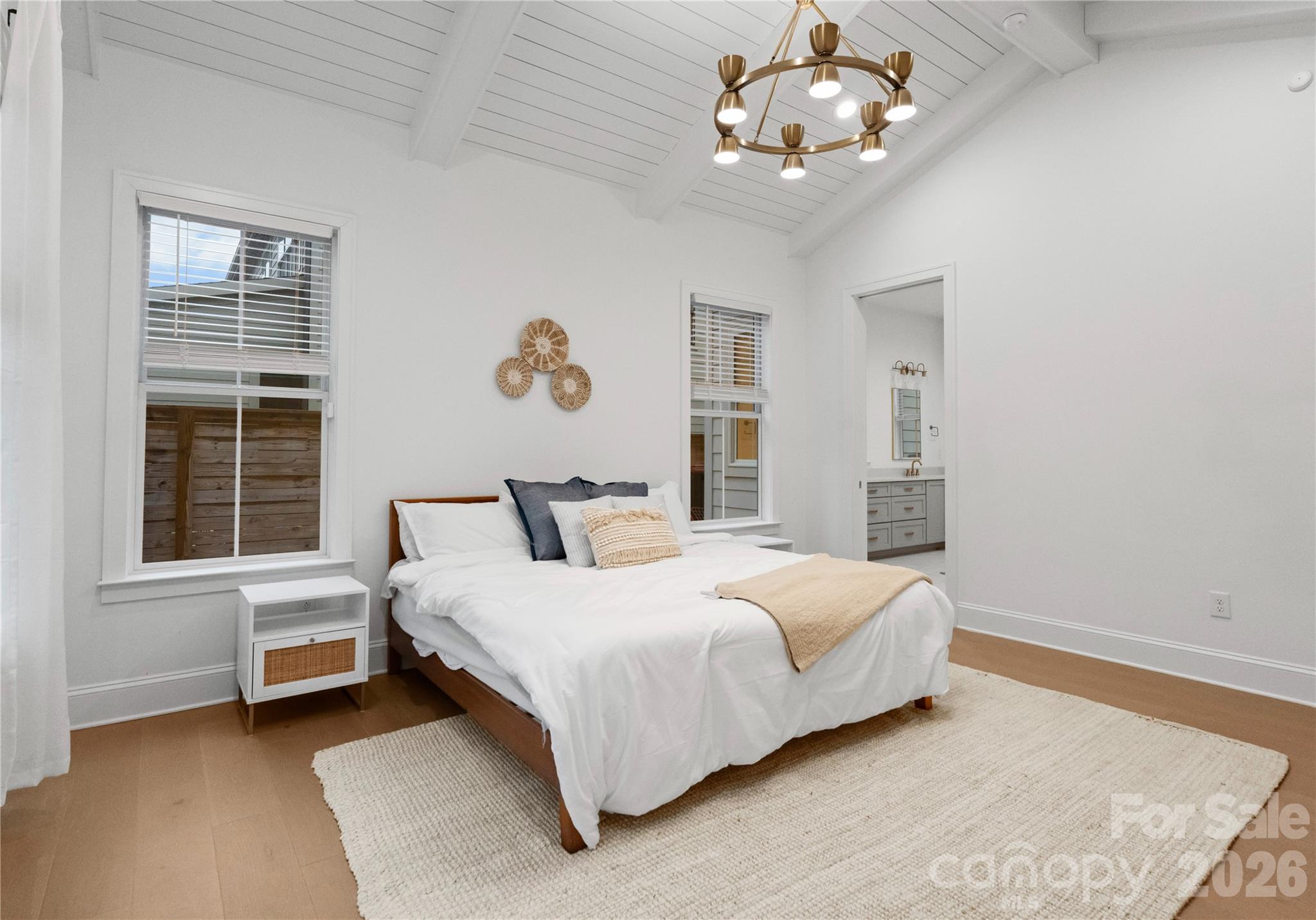 1527 St George Street — Charlotte