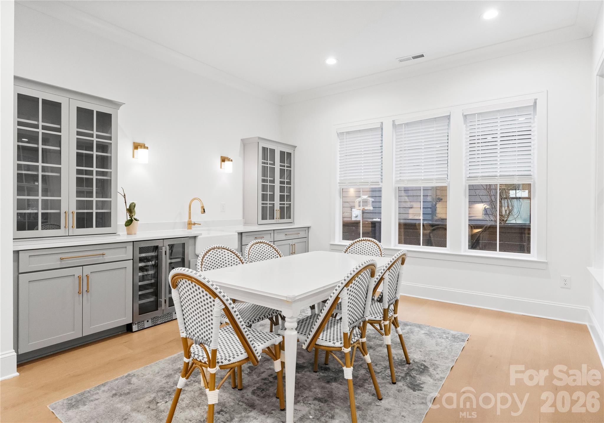 1527 St George Street — Charlotte