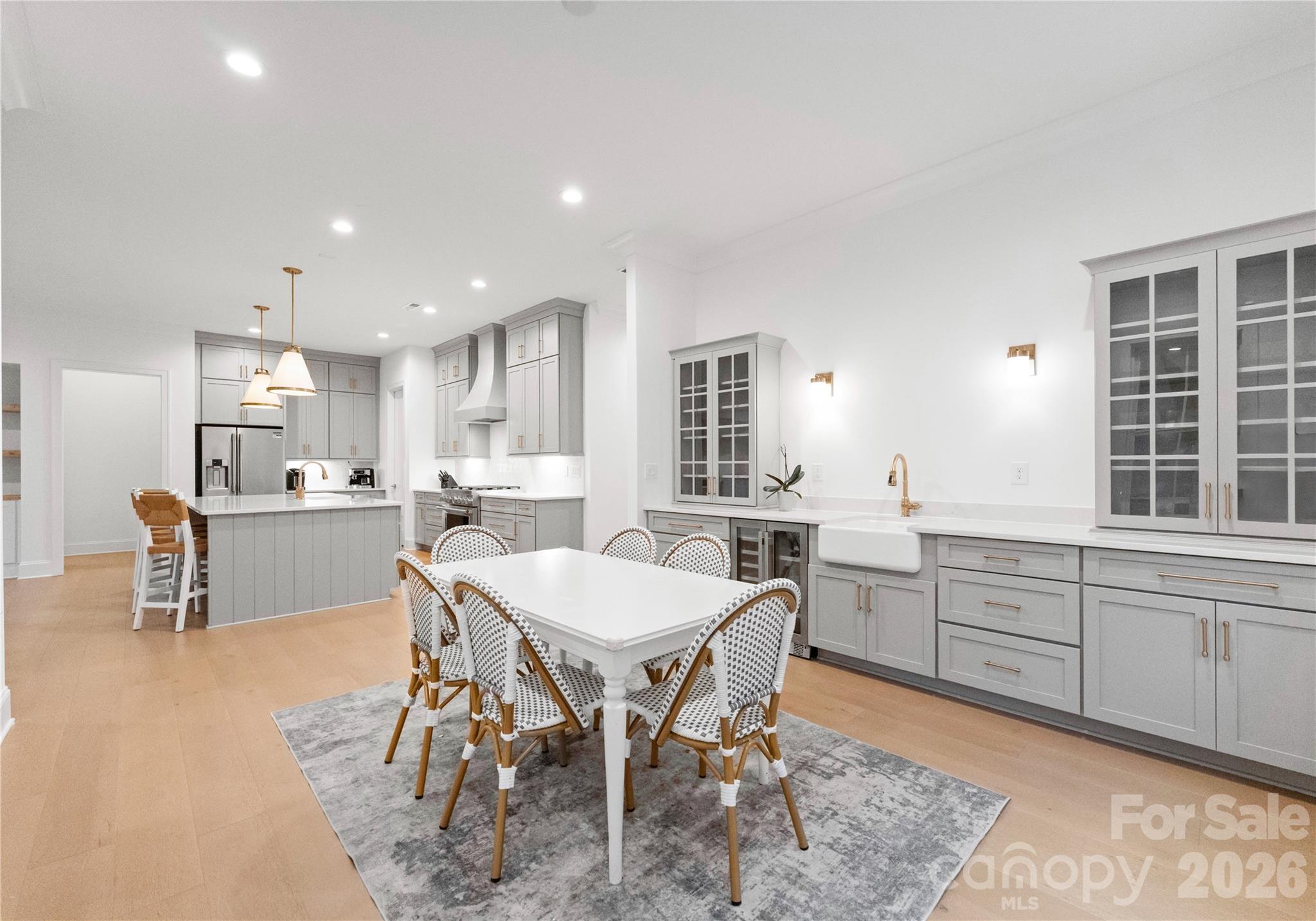 1527 St George Street — Charlotte