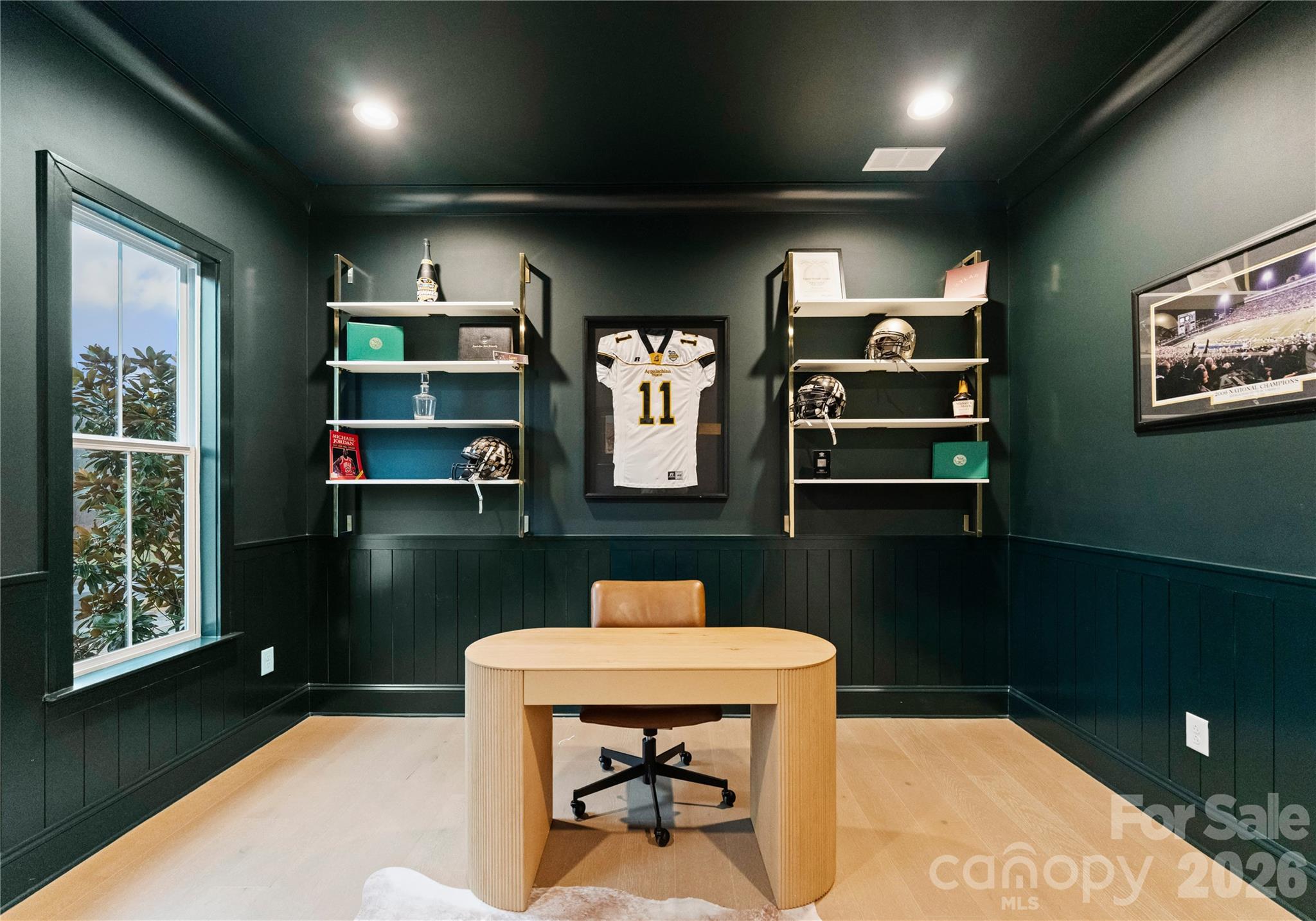 1527 St George Street — Charlotte
